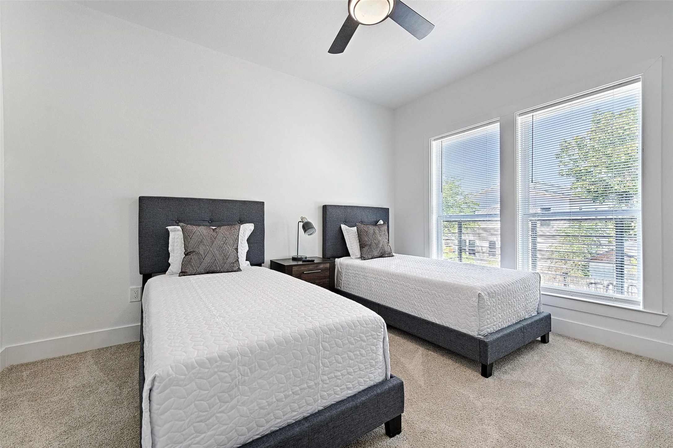 Single Family Residence For Rent in Dallas County , 3319 Wake Street, Dallas, Texas 75212, 5 Bedrooms, 4 Bathrooms, 2 Garage spaces, 3,665 Sqft, built in 2021, Preowned, Price $6,500, mls#21220925, Real Estate Agent in Dallas, Homes For Rent in Dallas county, Homes For Rent in Dallas, Realtor in Dallas Texas, Real Estate Brokerage Independent Realty Texas, Luminita Cordes Realtor