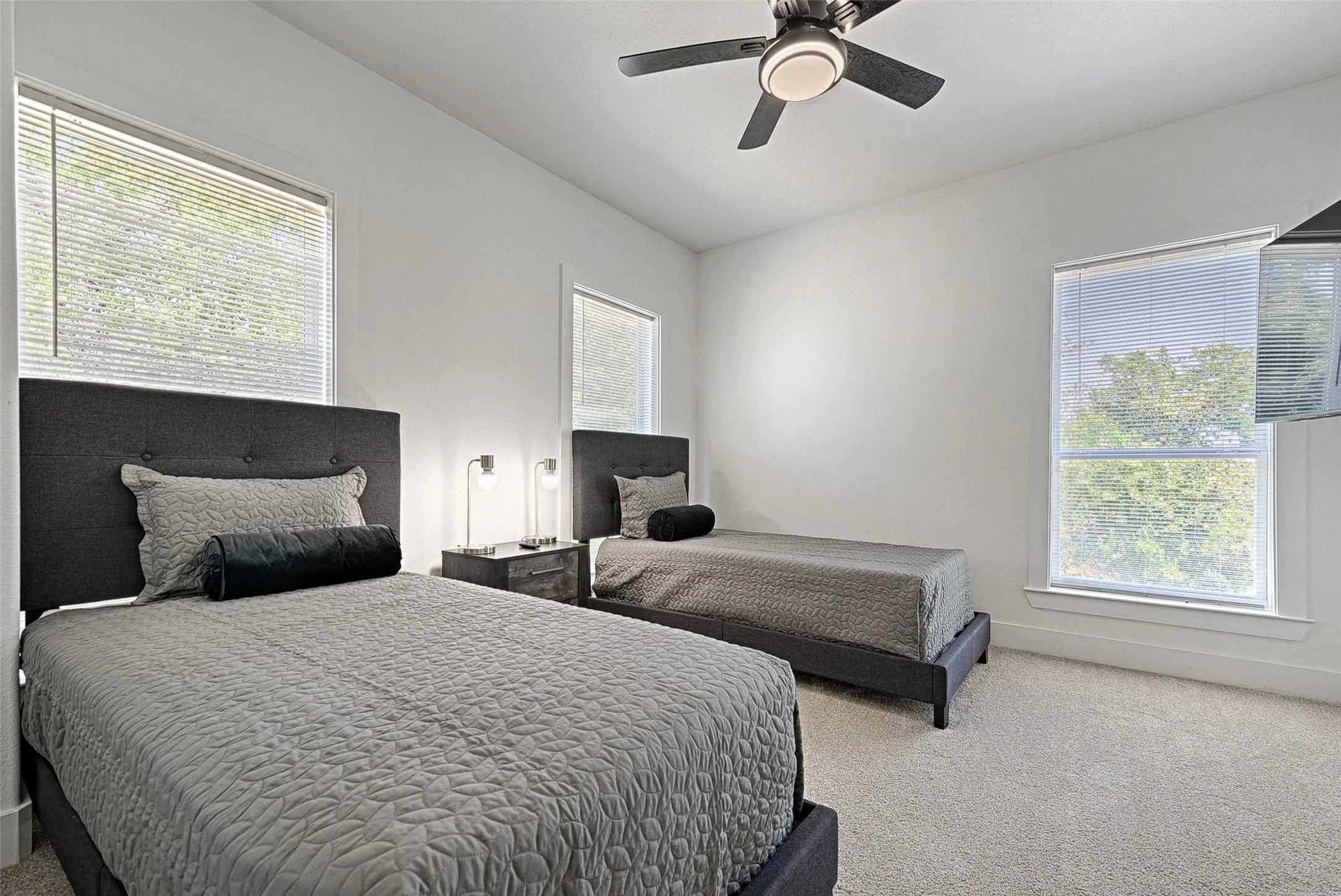 Single Family Residence For Rent in Dallas County , 3319 Wake Street, Dallas, Texas 75212, 5 Bedrooms, 4 Bathrooms, 2 Garage spaces, 3,665 Sqft, built in 2021, Preowned, Price $6,500, mls#21220925, Real Estate Agent in Dallas, Homes For Rent in Dallas county, Homes For Rent in Dallas, Realtor in Dallas Texas, Real Estate Brokerage Independent Realty Texas, Luminita Cordes Realtor