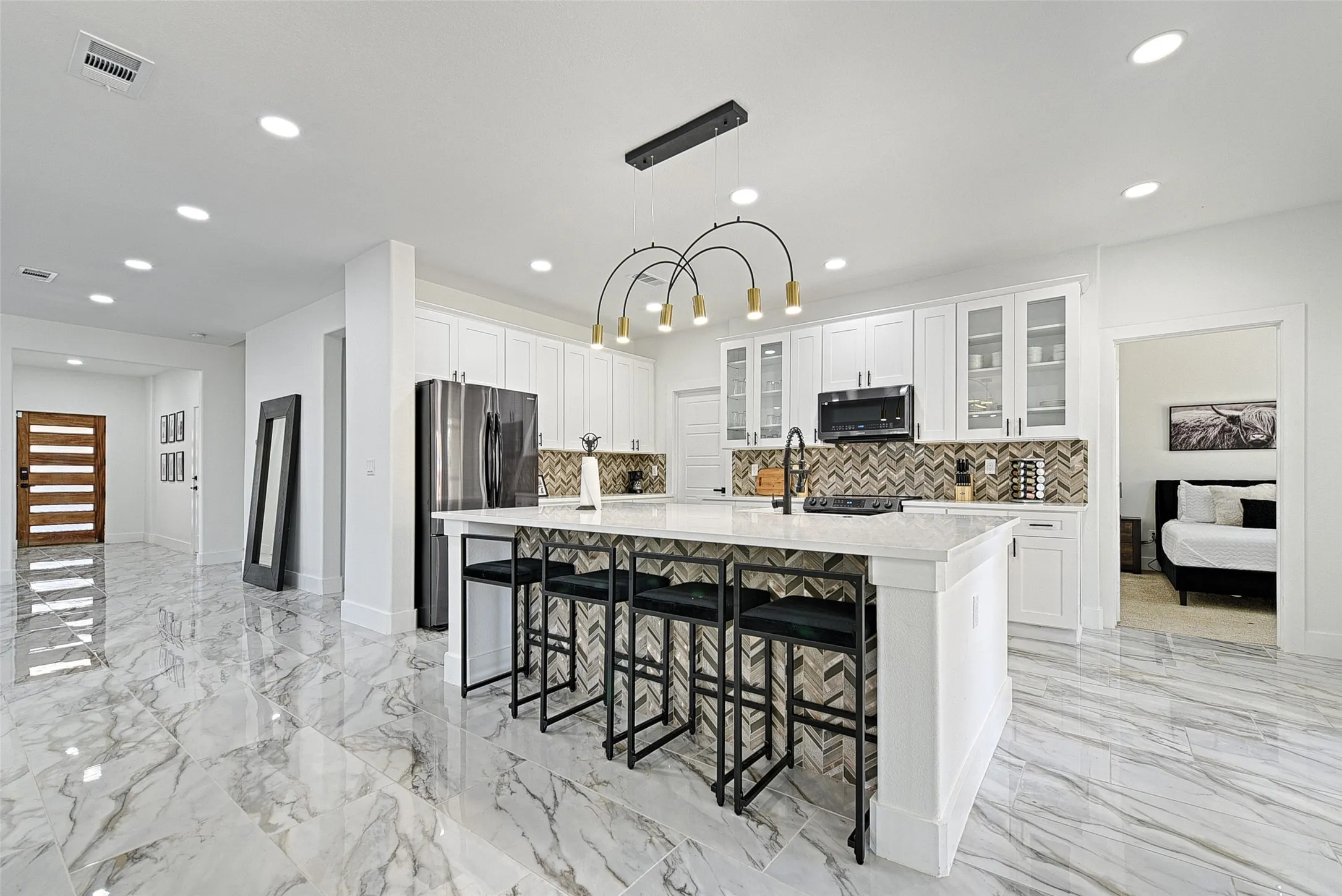 Single Family Residence For Rent in Dallas County , 3319 Wake Street, Dallas, Texas 75212, 5 Bedrooms, 4 Bathrooms, 2 Garage spaces, 3,665 Sqft, built in 2021, Preowned, Price $6,500, mls#21220925, Real Estate Agent in Dallas, Homes For Rent in Dallas county, Homes For Rent in Dallas, Realtor in Dallas Texas, Real Estate Brokerage Independent Realty Texas, Luminita Cordes Realtor