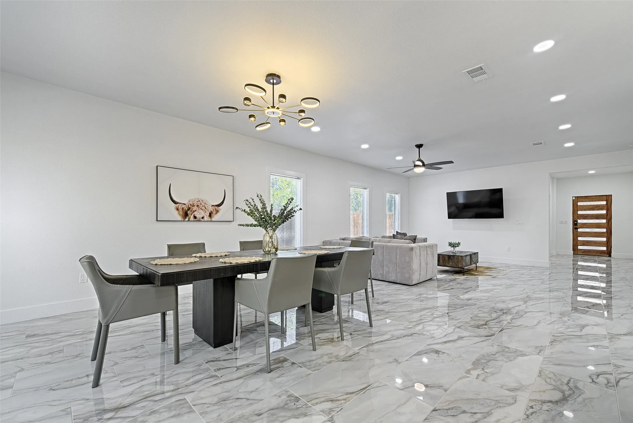Single Family Residence For Rent in Dallas County , 3319 Wake Street, Dallas, Texas 75212, 5 Bedrooms, 4 Bathrooms, 2 Garage spaces, 3,665 Sqft, built in 2021, Preowned, Price $6,500, mls#21220925, Real Estate Agent in Dallas, Homes For Rent in Dallas county, Homes For Rent in Dallas, Realtor in Dallas Texas, Real Estate Brokerage Independent Realty Texas, Luminita Cordes Realtor