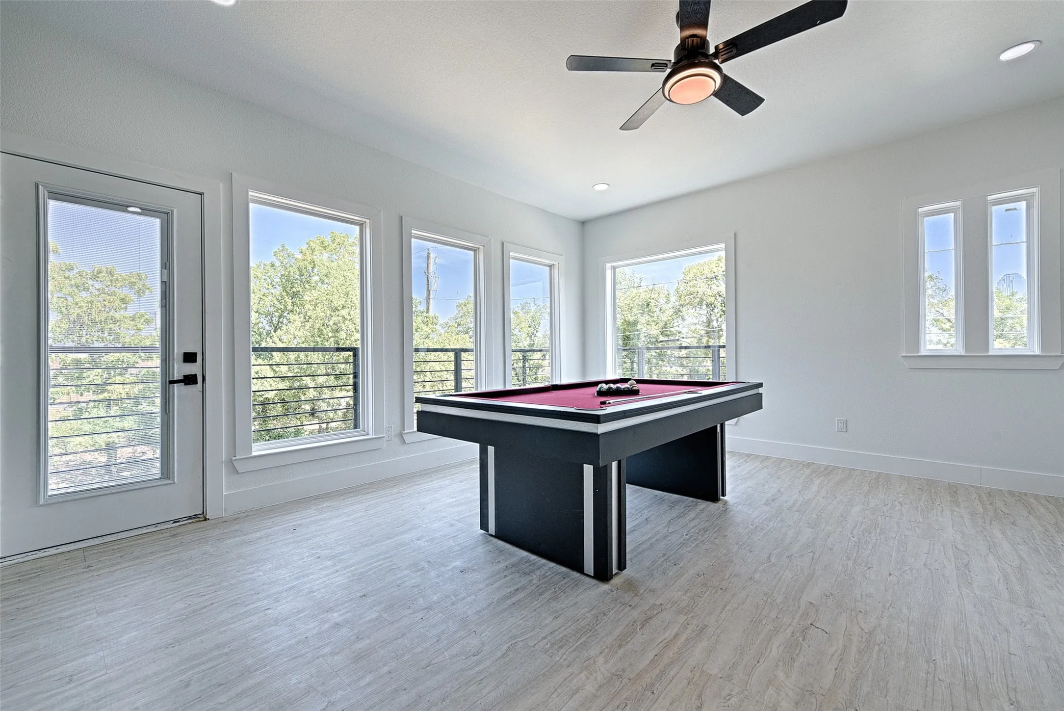 Single Family Residence For Rent in Dallas County , 3319 Wake Street, Dallas, Texas 75212, 5 Bedrooms, 4 Bathrooms, 2 Garage spaces, 3,665 Sqft, built in 2021, Preowned, Price $6,500, mls#21220925, Real Estate Agent in Dallas, Homes For Rent in Dallas county, Homes For Rent in Dallas, Realtor in Dallas Texas, Real Estate Brokerage Independent Realty Texas, Luminita Cordes Realtor