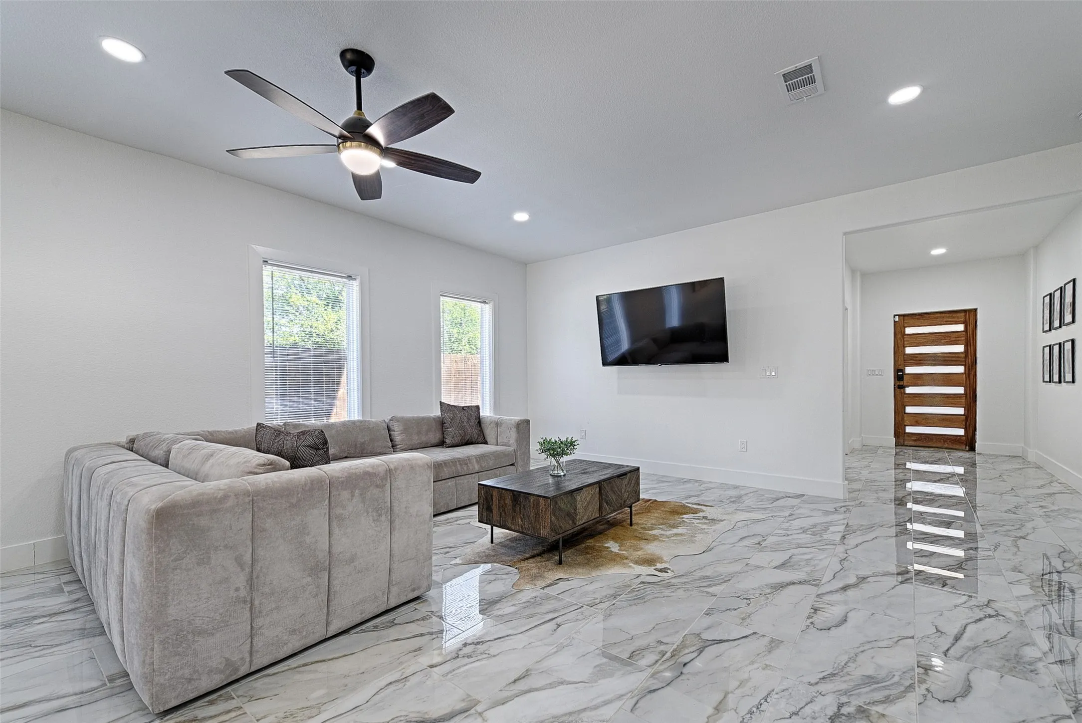 Single Family Residence For Rent in Dallas County , 3319 Wake Street, Dallas, Texas 75212, 5 Bedrooms, 4 Bathrooms, 2 Garage spaces, 3,665 Sqft, built in 2021, Preowned, Price $6,500, mls#21220925, Real Estate Agent in Dallas, Homes For Rent in Dallas county, Homes For Rent in Dallas, Realtor in Dallas Texas, Real Estate Brokerage Independent Realty Texas, Luminita Cordes Realtor