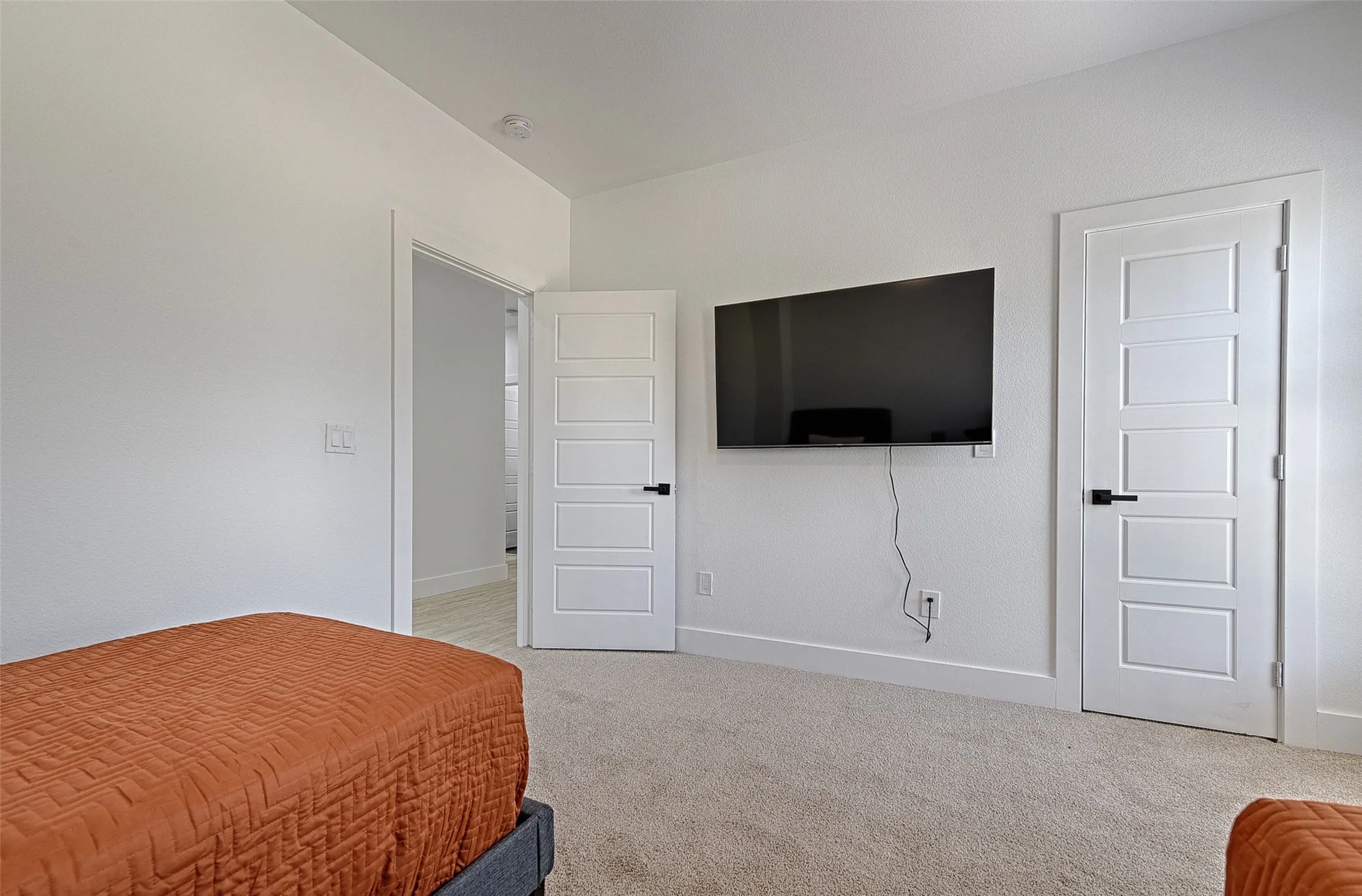 Single Family Residence For Rent in Dallas County , 3319 Wake Street, Dallas, Texas 75212, 5 Bedrooms, 4 Bathrooms, 2 Garage spaces, 3,665 Sqft, built in 2021, Preowned, Price $6,500, mls#21220925, Real Estate Agent in Dallas, Homes For Rent in Dallas county, Homes For Rent in Dallas, Realtor in Dallas Texas, Real Estate Brokerage Independent Realty Texas, Luminita Cordes Realtor