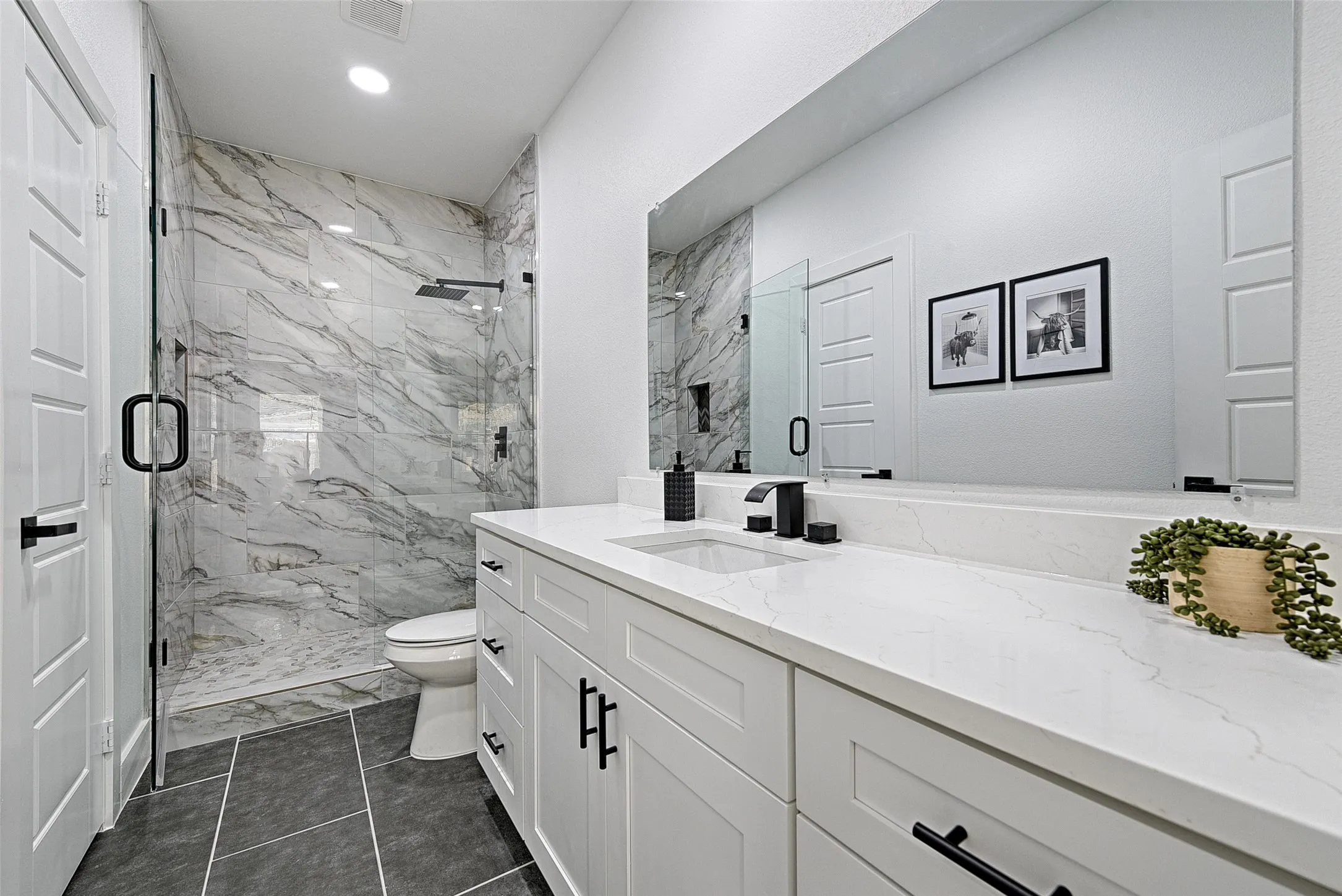 Single Family Residence For Rent in Dallas County , 3319 Wake Street, Dallas, Texas 75212, 5 Bedrooms, 4 Bathrooms, 2 Garage spaces, 3,665 Sqft, built in 2021, Preowned, Price $6,500, mls#21220925, Real Estate Agent in Dallas, Homes For Rent in Dallas county, Homes For Rent in Dallas, Realtor in Dallas Texas, Real Estate Brokerage Independent Realty Texas, Luminita Cordes Realtor