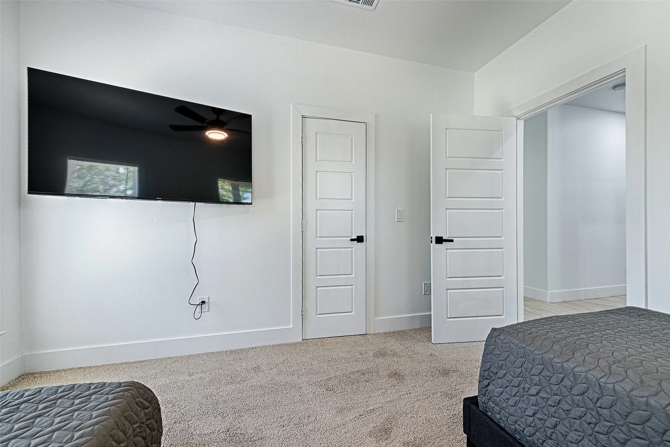 Single Family Residence For Rent in Dallas County , 3319 Wake Street, Dallas, Texas 75212, 5 Bedrooms, 4 Bathrooms, 2 Garage spaces, 3,665 Sqft, built in 2021, Preowned, Price $6,500, mls#21220925, Real Estate Agent in Dallas, Homes For Rent in Dallas county, Homes For Rent in Dallas, Realtor in Dallas Texas, Real Estate Brokerage Independent Realty Texas, Luminita Cordes Realtor