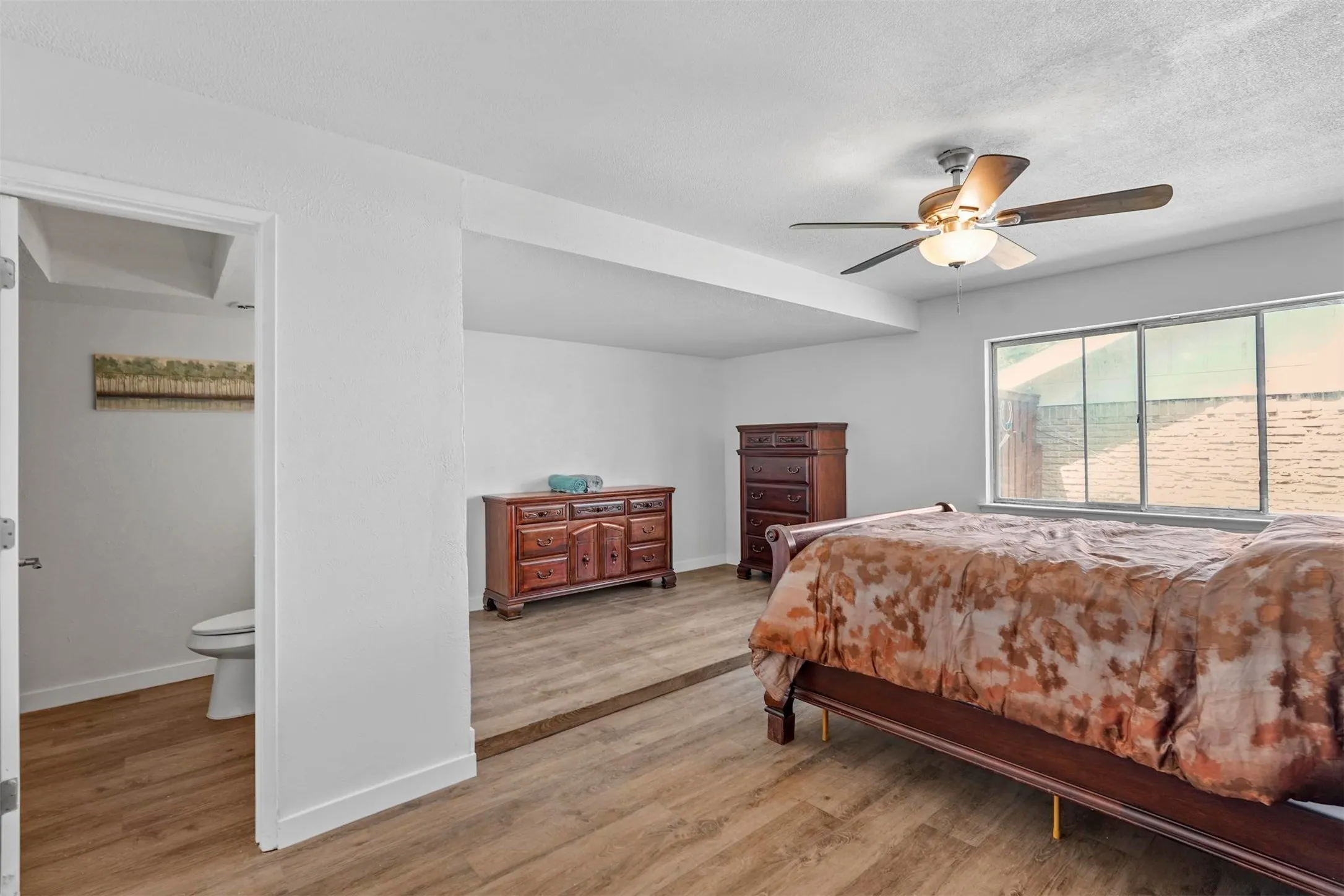 Single Family Residence For Sale in Dallas County , 425 Rollingridge Lane, Garland, Texas 75043, 3 Bedroom, 2 Bathroom, 1 Garage spaces, 1,736 Sqft, built in 1969, mls#21220892, Real Estate Agent in Garland, Homes For Sale in Dallas county, Homes For Sale in Garland, Realtor in Garland Texas, Real Estate Brokerage Independent Realty Texas, Luminita Cordes Realtor