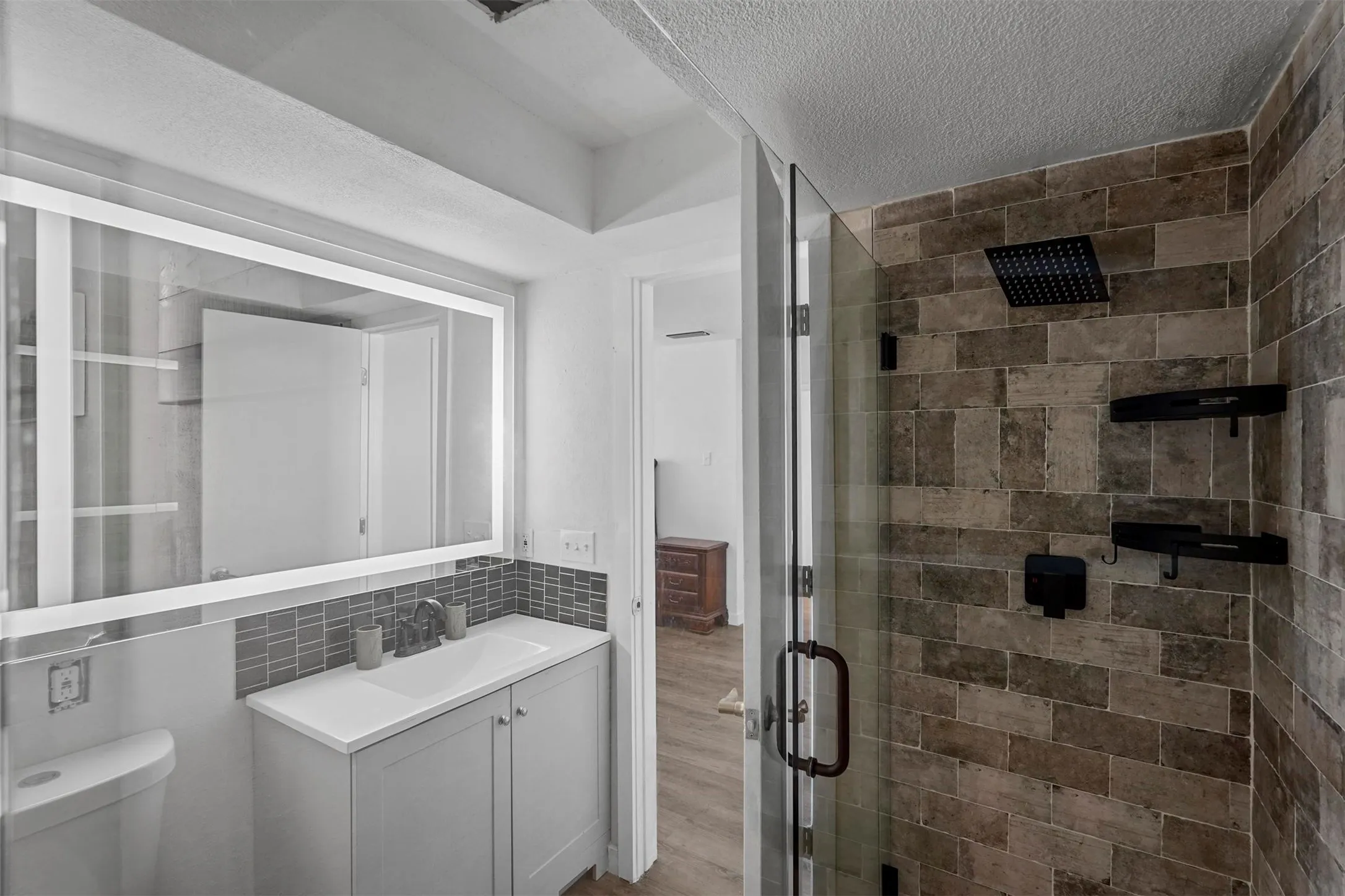 Single Family Residence For Sale in Dallas County , 425 Rollingridge Lane, Garland, Texas 75043, 3 Bedroom, 2 Bathroom, 1 Garage spaces, 1,736 Sqft, built in 1969, mls#21220892, Real Estate Agent in Garland, Homes For Sale in Dallas county, Homes For Sale in Garland, Realtor in Garland Texas, Real Estate Brokerage Independent Realty Texas, Luminita Cordes Realtor