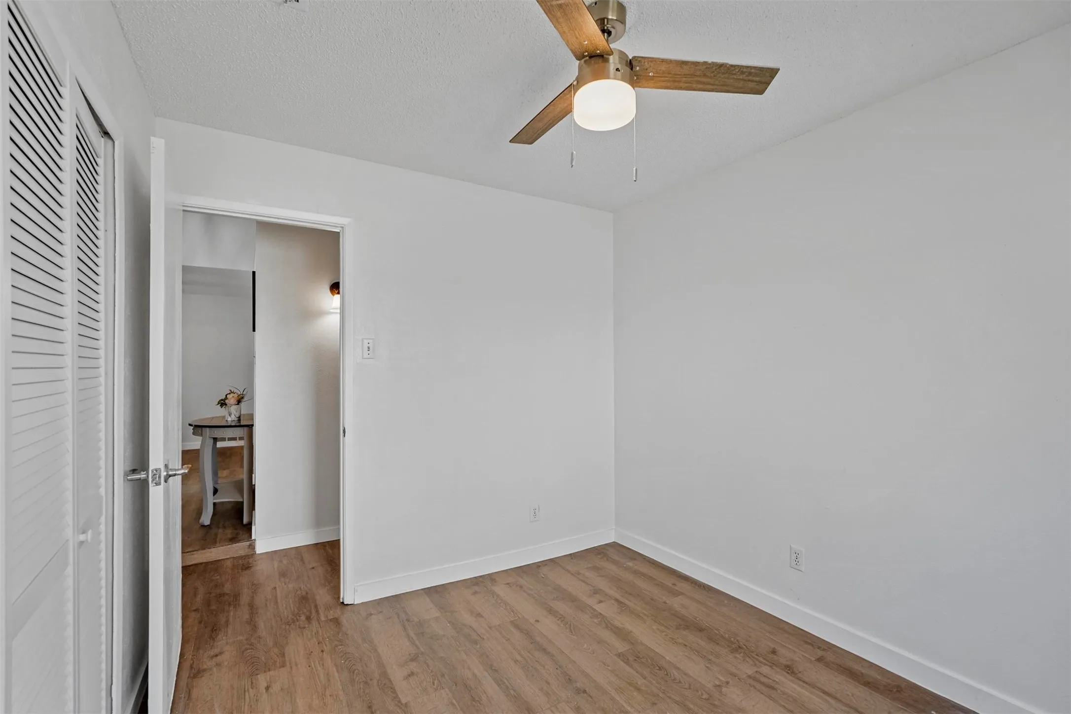 Single Family Residence For Sale in Dallas County , 425 Rollingridge Lane, Garland, Texas 75043, 3 Bedroom, 2 Bathroom, 1 Garage spaces, 1,736 Sqft, built in 1969, mls#21220892, Real Estate Agent in Garland, Homes For Sale in Dallas county, Homes For Sale in Garland, Realtor in Garland Texas, Real Estate Brokerage Independent Realty Texas, Luminita Cordes Realtor