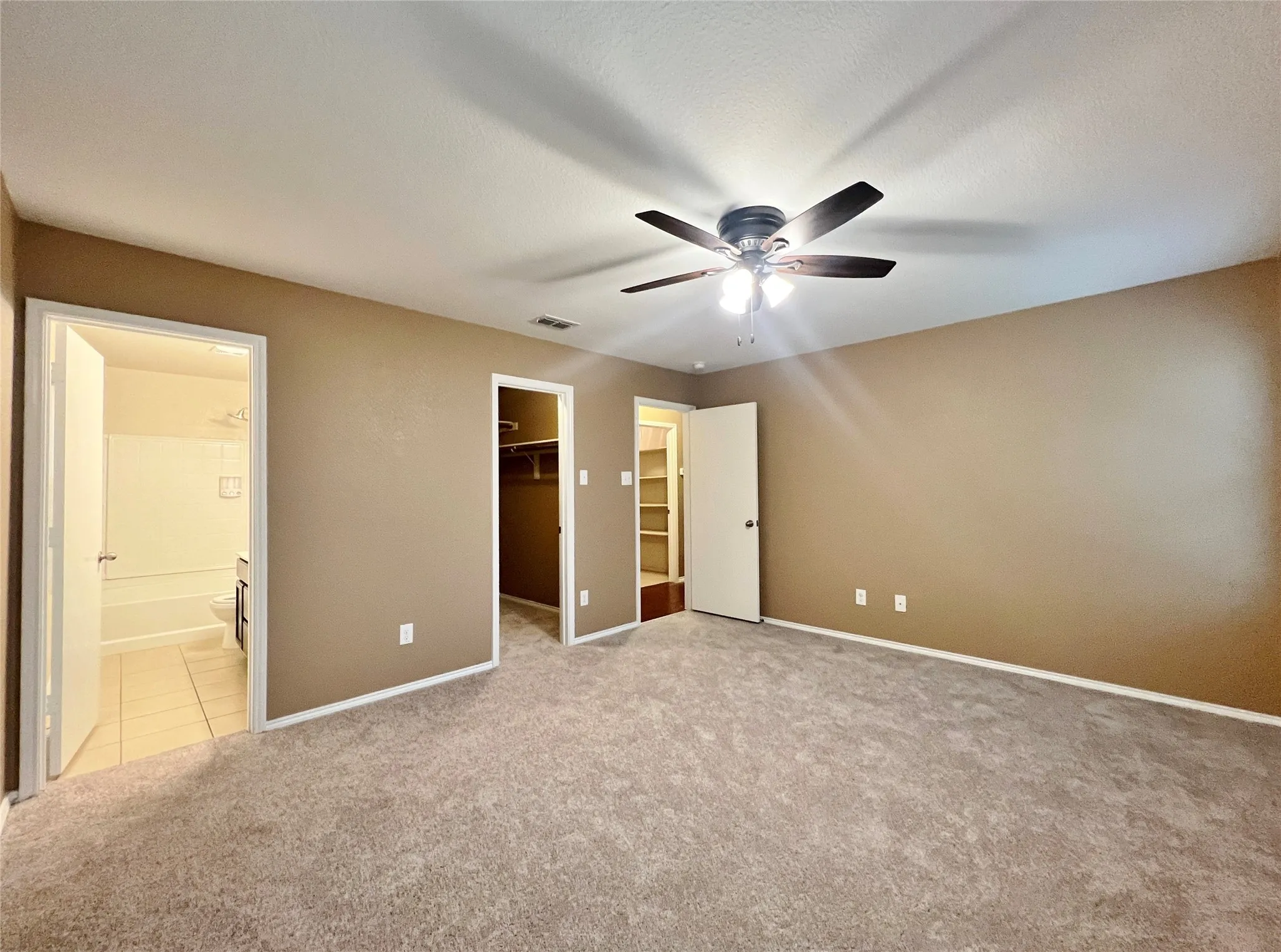Single Family Residence For Rent in Tarrant County , 9925 Amaryllis Lane, Fort Worth, Texas 76108, 3 Bedroom, 2 Bathroom, 2 Garage spaces, 1,556 Sqft, built in 2015, Preowned, mls#21220984, Real Estate Agent in Fort Worth, Homes For Rent in Tarrant county, Homes For Rent in Fort Worth, Realtor in Fort Worth Texas, Real Estate Brokerage Independent Realty Texas, Luminita Cordes Realtor