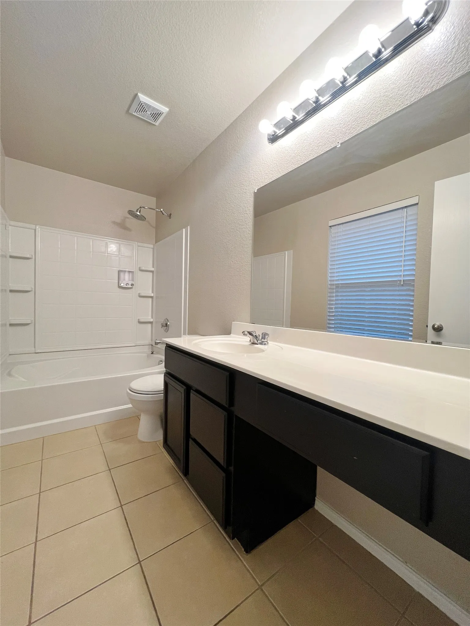 Single Family Residence For Rent in Tarrant County , 9925 Amaryllis Lane, Fort Worth, Texas 76108, 3 Bedroom, 2 Bathroom, 2 Garage spaces, 1,556 Sqft, built in 2015, Preowned, mls#21220984, Real Estate Agent in Fort Worth, Homes For Rent in Tarrant county, Homes For Rent in Fort Worth, Realtor in Fort Worth Texas, Real Estate Brokerage Independent Realty Texas, Luminita Cordes Realtor