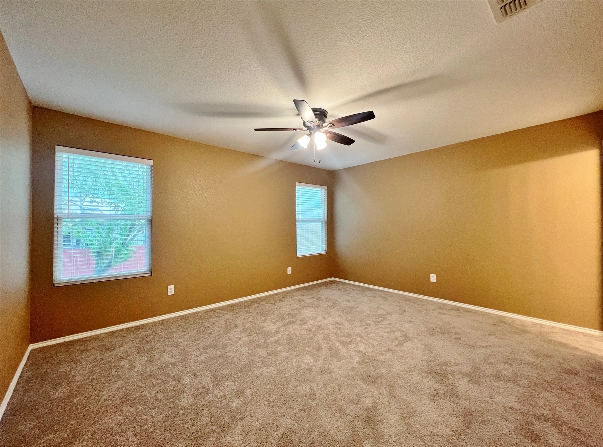 Single Family Residence For Rent in Tarrant County , 9925 Amaryllis Lane, Fort Worth, Texas 76108, 3 Bedroom, 2 Bathroom, 2 Garage spaces, 1,556 Sqft, built in 2015, Preowned, mls#21220984, Real Estate Agent in Fort Worth, Homes For Rent in Tarrant county, Homes For Rent in Fort Worth, Realtor in Fort Worth Texas, Real Estate Brokerage Independent Realty Texas, Luminita Cordes Realtor