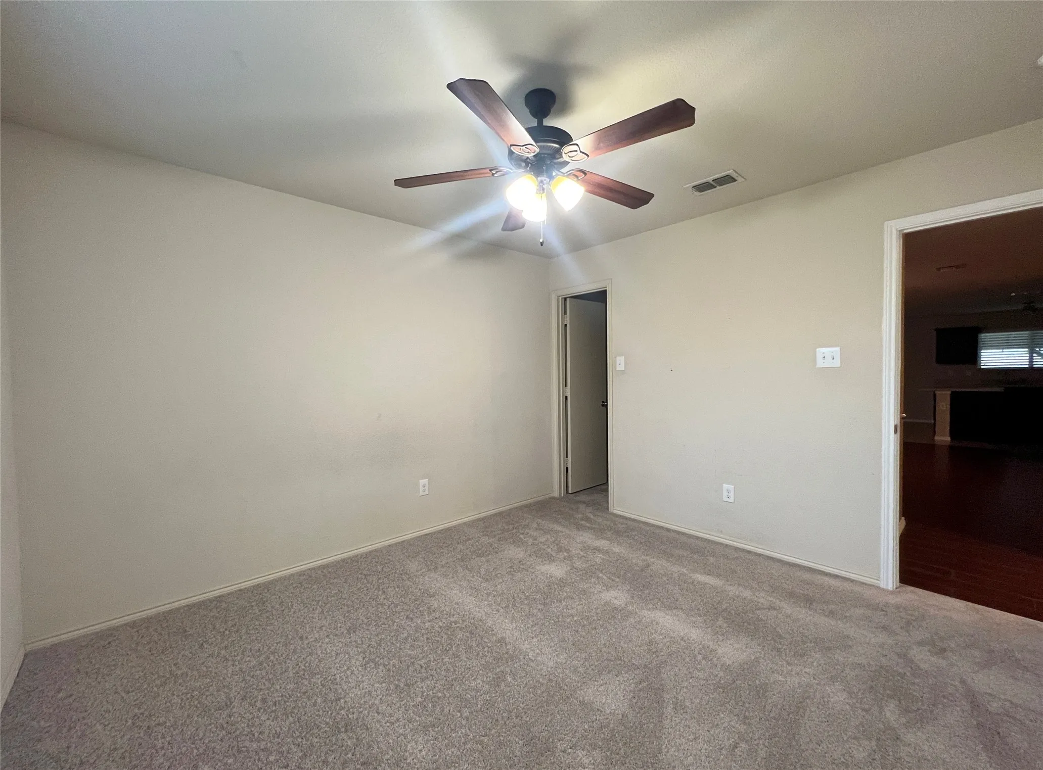 Single Family Residence For Rent in Tarrant County , 9925 Amaryllis Lane, Fort Worth, Texas 76108, 3 Bedroom, 2 Bathroom, 2 Garage spaces, 1,556 Sqft, built in 2015, Preowned, mls#21220984, Real Estate Agent in Fort Worth, Homes For Rent in Tarrant county, Homes For Rent in Fort Worth, Realtor in Fort Worth Texas, Real Estate Brokerage Independent Realty Texas, Luminita Cordes Realtor