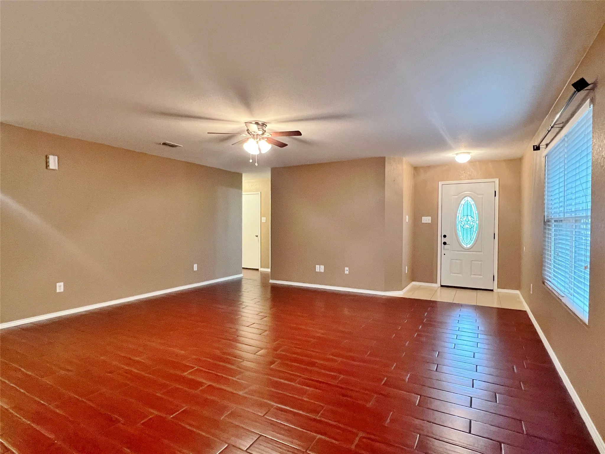 Single Family Residence For Rent in Tarrant County , 9925 Amaryllis Lane, Fort Worth, Texas 76108, 3 Bedroom, 2 Bathroom, 2 Garage spaces, 1,556 Sqft, built in 2015, Preowned, mls#21220984, Real Estate Agent in Fort Worth, Homes For Rent in Tarrant county, Homes For Rent in Fort Worth, Realtor in Fort Worth Texas, Real Estate Brokerage Independent Realty Texas, Luminita Cordes Realtor