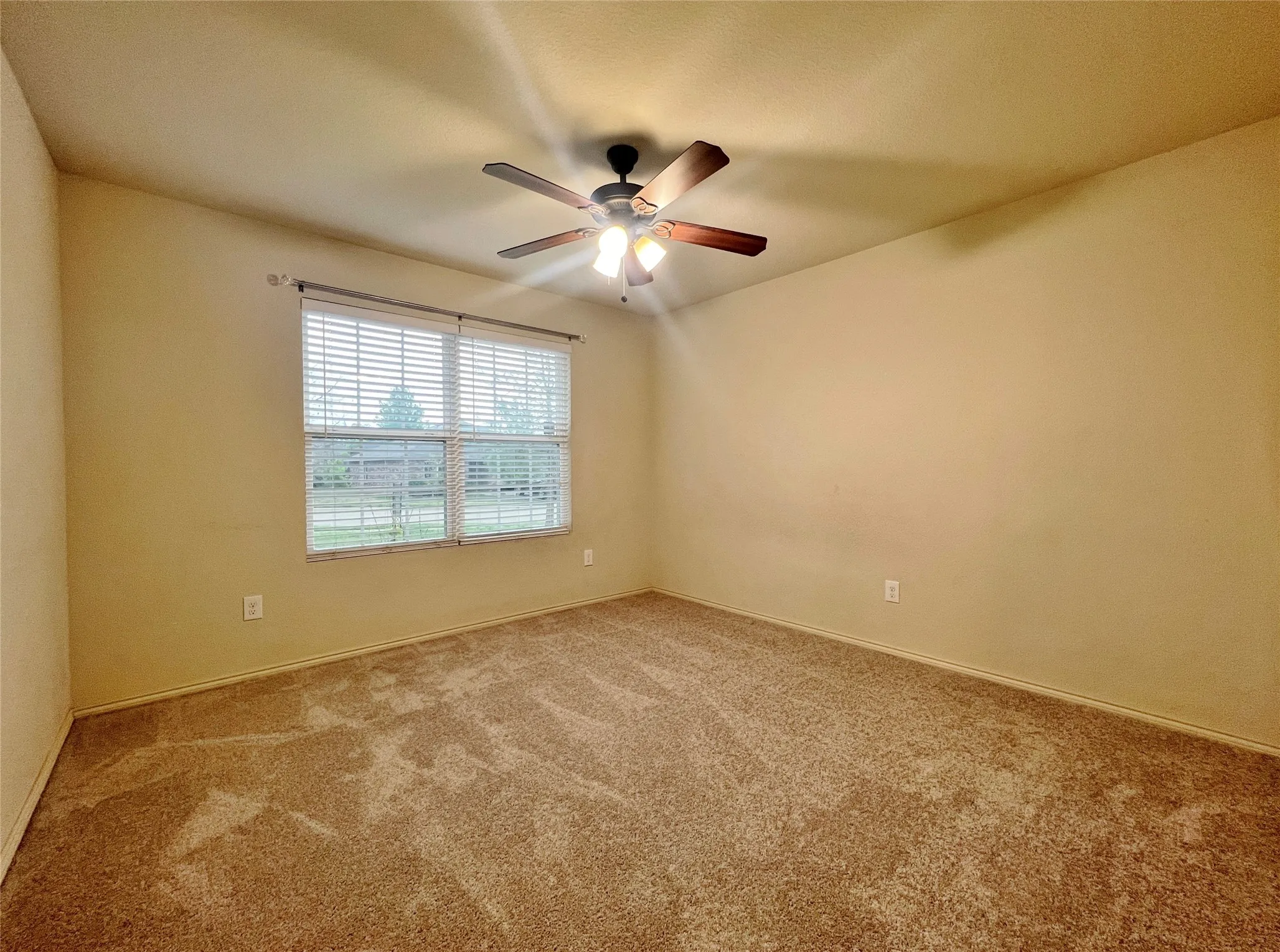 Single Family Residence For Rent in Tarrant County , 9925 Amaryllis Lane, Fort Worth, Texas 76108, 3 Bedroom, 2 Bathroom, 2 Garage spaces, 1,556 Sqft, built in 2015, Preowned, mls#21220984, Real Estate Agent in Fort Worth, Homes For Rent in Tarrant county, Homes For Rent in Fort Worth, Realtor in Fort Worth Texas, Real Estate Brokerage Independent Realty Texas, Luminita Cordes Realtor