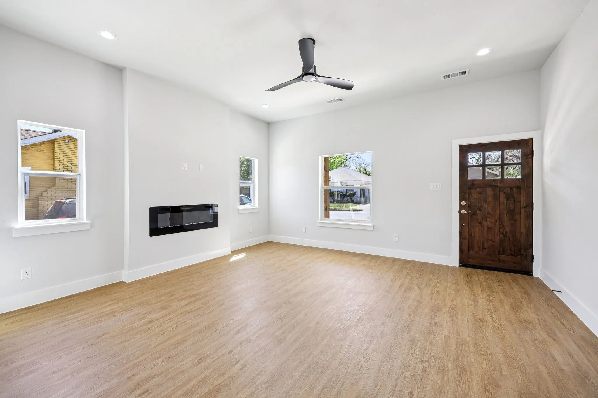 Single Family Residence For Sale in Dallas County , 3514 Dunbar Street, Dallas, Texas 75215, 3 Bedroom, 2 Bathroom, 1 Garage spaces, 1,646 Sqft, built in 2026, New Construction - Complete, Price $325,000, mls#21220561, Real Estate Agent in Dallas, Homes For Sale in Dallas county, Homes For Sale in Dallas, Realtor in Dallas Texas, Real Estate Brokerage Independent Realty Texas, Luminita Cordes Realtor