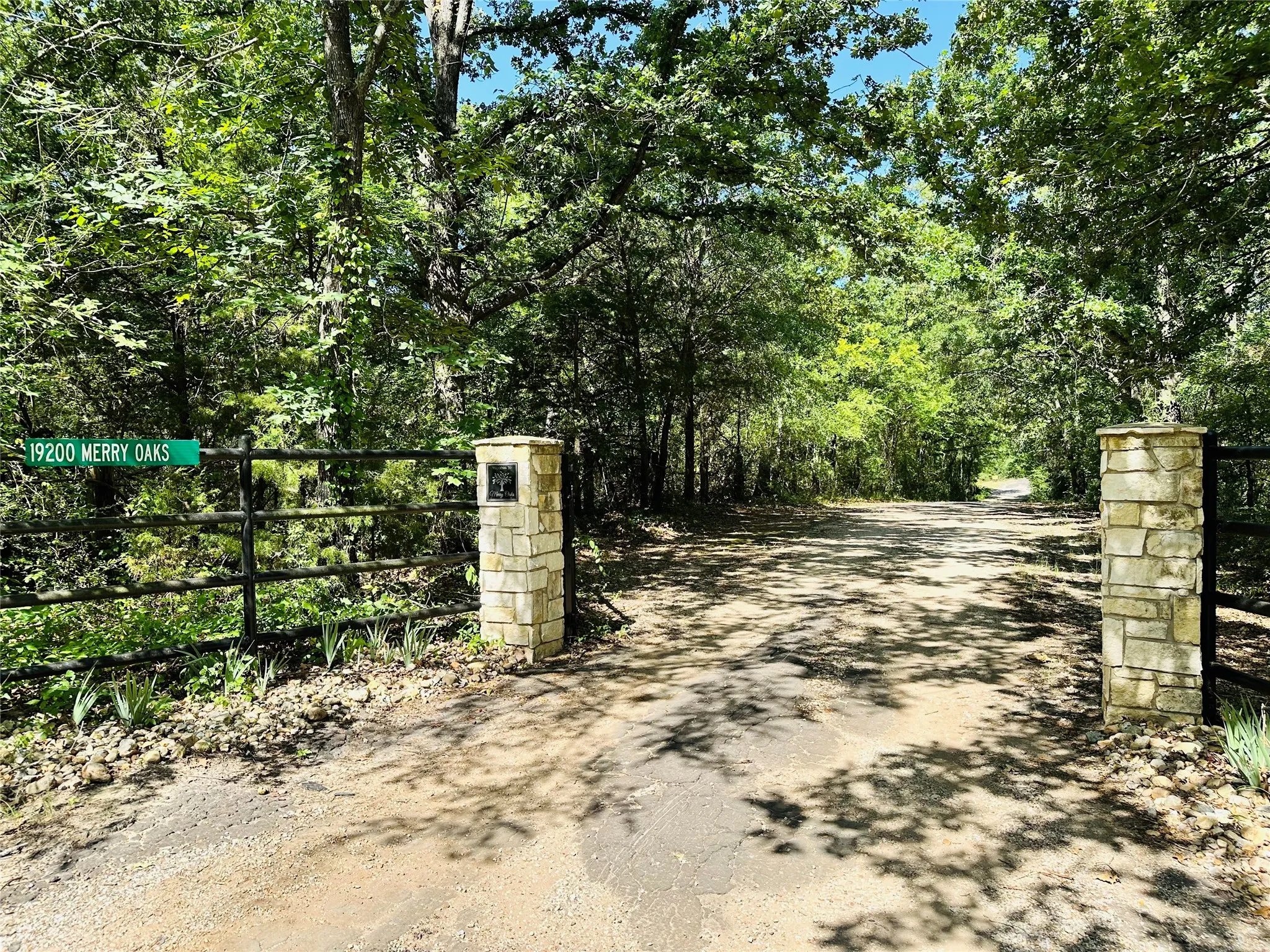 Unimproved Land For Sale in Henderson County , TBD Merry Oaks Lane, Eustace, Texas 75124, 0, 0, Garage spaces, 0 Sqft, built in 0, mls#21220865, Real Estate Agent in Eustace, Homes For Sale in Henderson county, Homes For Sale in Eustace, Realtor in Eustace Texas, Real Estate Brokerage Independent Realty Texas, Luminita Cordes Realtor