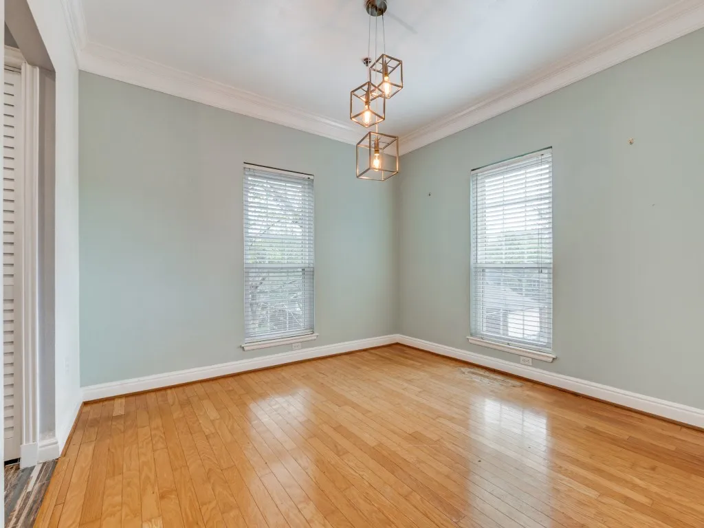 Condominium For Sale in Dallas County , 5407 Bryan Street B209, Dallas, Texas 75206, 1 Bedroom, 2 Bathroom, 1 Garage spaces, 1,059 Sqft, built in 1985, mls#21217195, Real Estate Agent in Dallas, Homes For Sale in Dallas county, Homes For Sale in Dallas, Realtor in Dallas Texas, Real Estate Brokerage Independent Realty Texas, Luminita Cordes Realtor