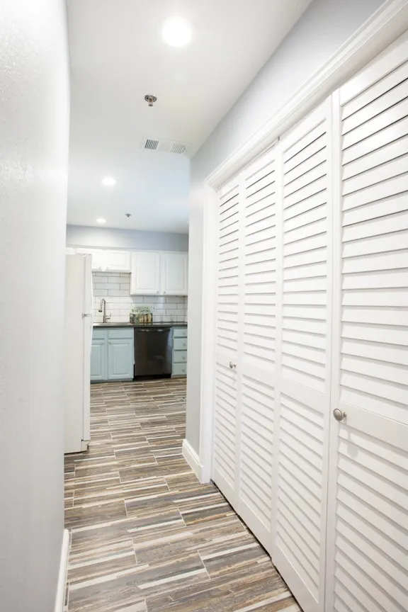 Condominium For Sale in Dallas County , 5407 Bryan Street B209, Dallas, Texas 75206, 1 Bedroom, 2 Bathroom, 1 Garage spaces, 1,059 Sqft, built in 1985, mls#21217195, Real Estate Agent in Dallas, Homes For Sale in Dallas county, Homes For Sale in Dallas, Realtor in Dallas Texas, Real Estate Brokerage Independent Realty Texas, Luminita Cordes Realtor