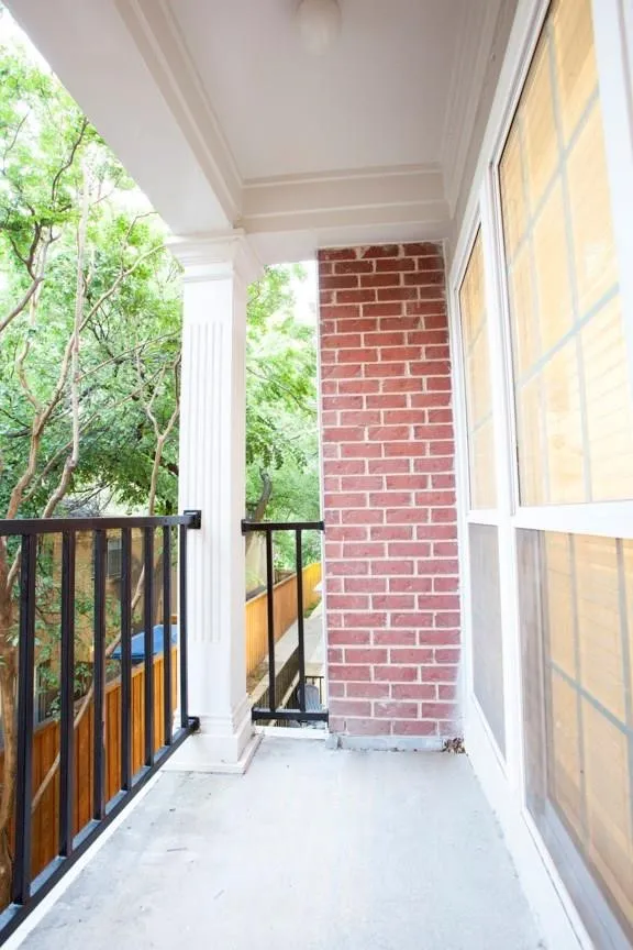 Condominium For Sale in Dallas County , 5407 Bryan Street B209, Dallas, Texas 75206, 1 Bedroom, 2 Bathroom, 1 Garage spaces, 1,059 Sqft, built in 1985, mls#21217195, Real Estate Agent in Dallas, Homes For Sale in Dallas county, Homes For Sale in Dallas, Realtor in Dallas Texas, Real Estate Brokerage Independent Realty Texas, Luminita Cordes Realtor