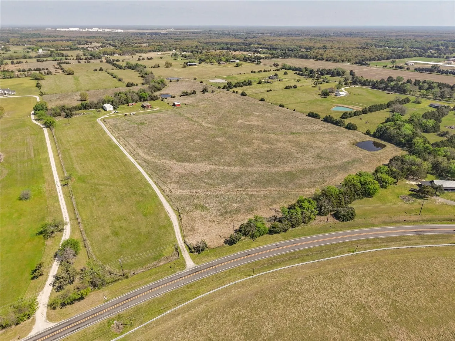 Farm For Sale in Hunt County , 782 FM 1564 E, Greenville, Texas 75402, 3 Bedroom, 2 Bathroom, Garage spaces, 1,580 Sqft, built in 2015, Preowned, mls#21219690, Real Estate Agent in Greenville, Homes For Sale in Hunt county, Homes For Sale in Greenville, Realtor in Greenville Texas, Real Estate Brokerage Independent Realty Texas, Luminita Cordes Realtor