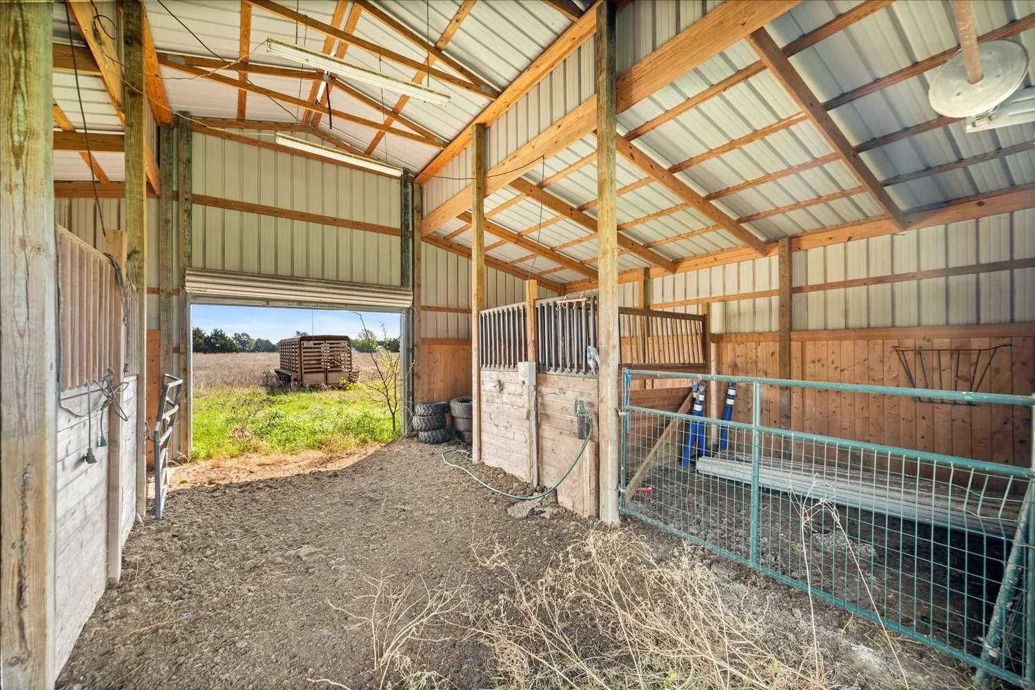 Farm For Sale in Hunt County , 782 FM 1564 E, Greenville, Texas 75402, 3 Bedroom, 2 Bathroom, Garage spaces, 1,580 Sqft, built in 2015, Preowned, mls#21219690, Real Estate Agent in Greenville, Homes For Sale in Hunt county, Homes For Sale in Greenville, Realtor in Greenville Texas, Real Estate Brokerage Independent Realty Texas, Luminita Cordes Realtor