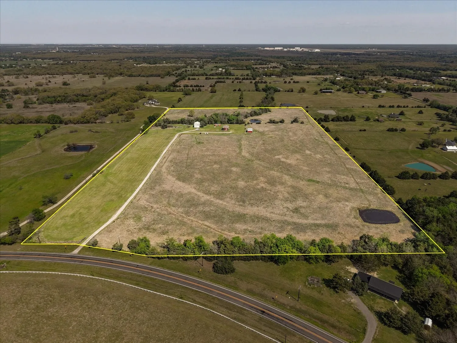 Farm For Sale in Hunt County , 782 FM 1564 E, Greenville, Texas 75402, 3 Bedroom, 2 Bathroom, Garage spaces, 1,580 Sqft, built in 2015, Preowned, mls#21219690, Real Estate Agent in Greenville, Homes For Sale in Hunt county, Homes For Sale in Greenville, Realtor in Greenville Texas, Real Estate Brokerage Independent Realty Texas, Luminita Cordes Realtor