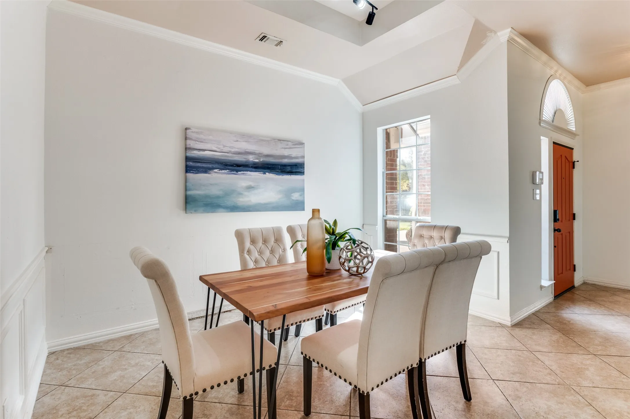 Single Family Residence For Sale in Tarrant County , 5444 Yellowstone Trail, Fort Worth, Texas 76137, 4 Bedrooms, 2 Bathrooms, 2 Garage spaces, 2,114 Sqft, built in 1994, Preowned, Price $340,000, mls#21196767, Real Estate Agent in Fort Worth, Homes For Sale in Tarrant county, Homes For Sale in Fort Worth, Realtor in Fort Worth Texas, Real Estate Brokerage Independent Realty Texas, Luminita Cordes Realtor