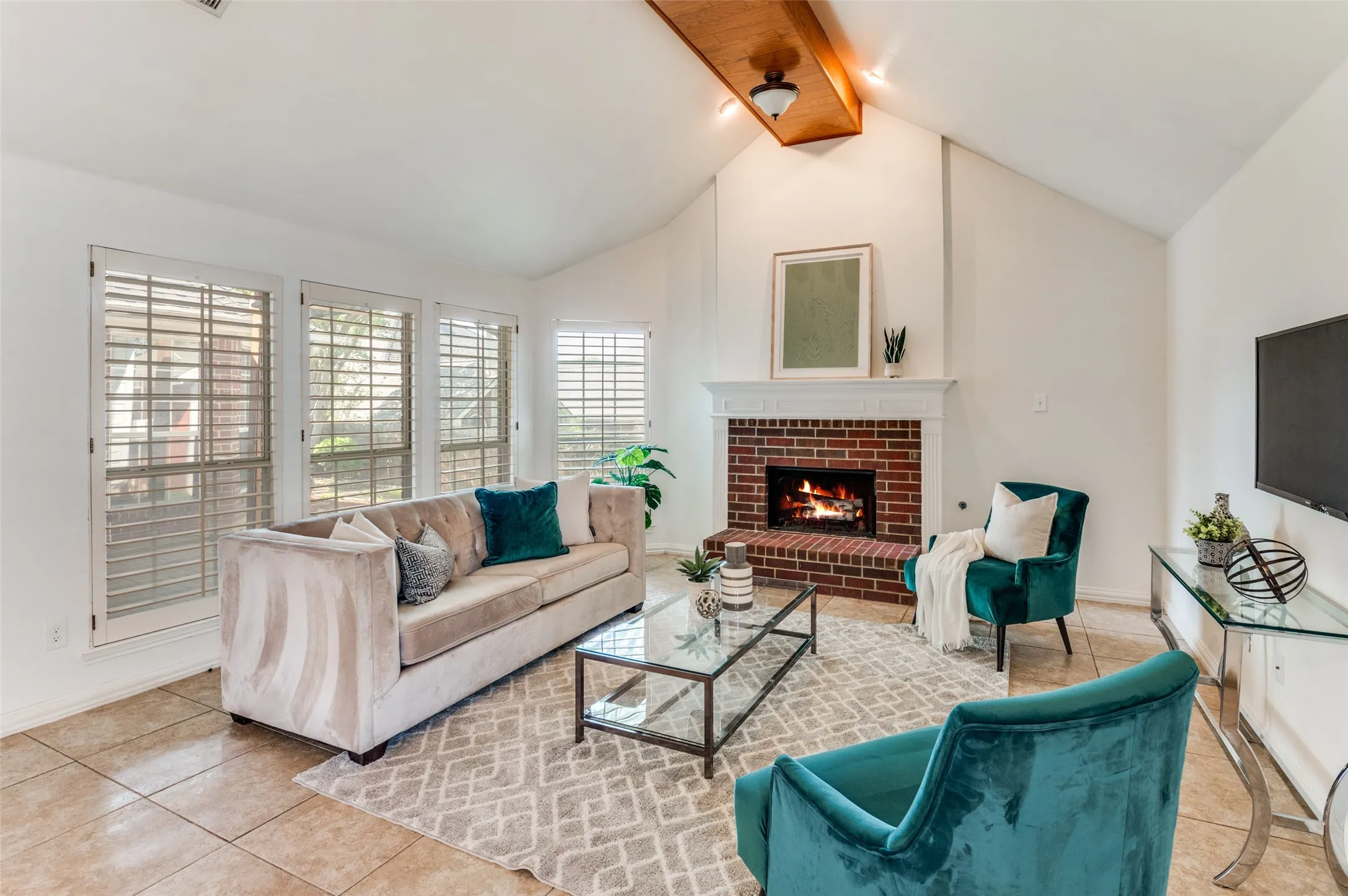 Single Family Residence For Sale in Tarrant County , 5444 Yellowstone Trail, Fort Worth, Texas 76137, 4 Bedrooms, 2 Bathrooms, 2 Garage spaces, 2,114 Sqft, built in 1994, Preowned, Price $340,000, mls#21196767, Real Estate Agent in Fort Worth, Homes For Sale in Tarrant county, Homes For Sale in Fort Worth, Realtor in Fort Worth Texas, Real Estate Brokerage Independent Realty Texas, Luminita Cordes Realtor