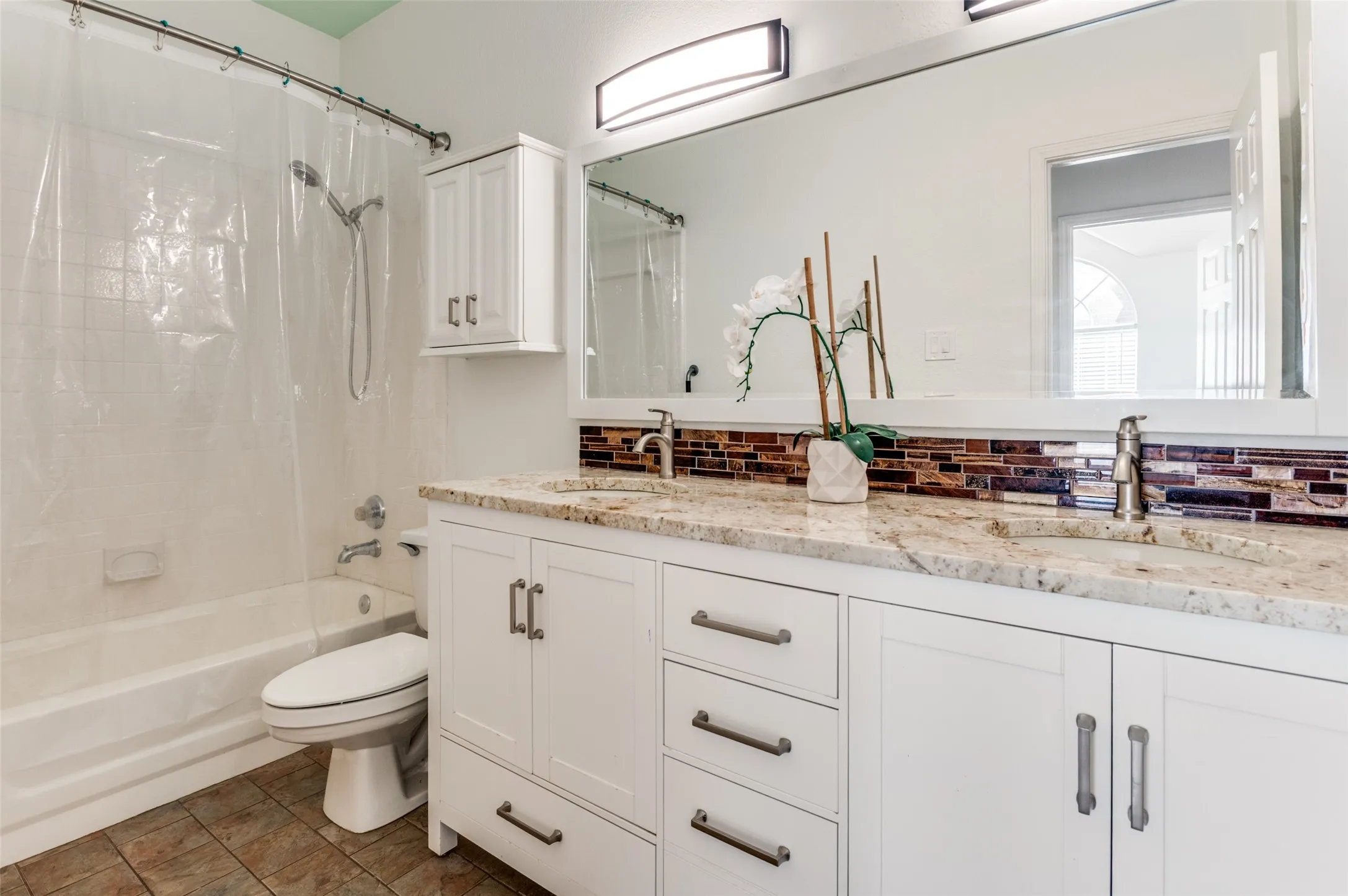 Single Family Residence For Sale in Tarrant County , 5444 Yellowstone Trail, Fort Worth, Texas 76137, 4 Bedrooms, 2 Bathrooms, 2 Garage spaces, 2,114 Sqft, built in 1994, Preowned, Price $340,000, mls#21196767, Real Estate Agent in Fort Worth, Homes For Sale in Tarrant county, Homes For Sale in Fort Worth, Realtor in Fort Worth Texas, Real Estate Brokerage Independent Realty Texas, Luminita Cordes Realtor