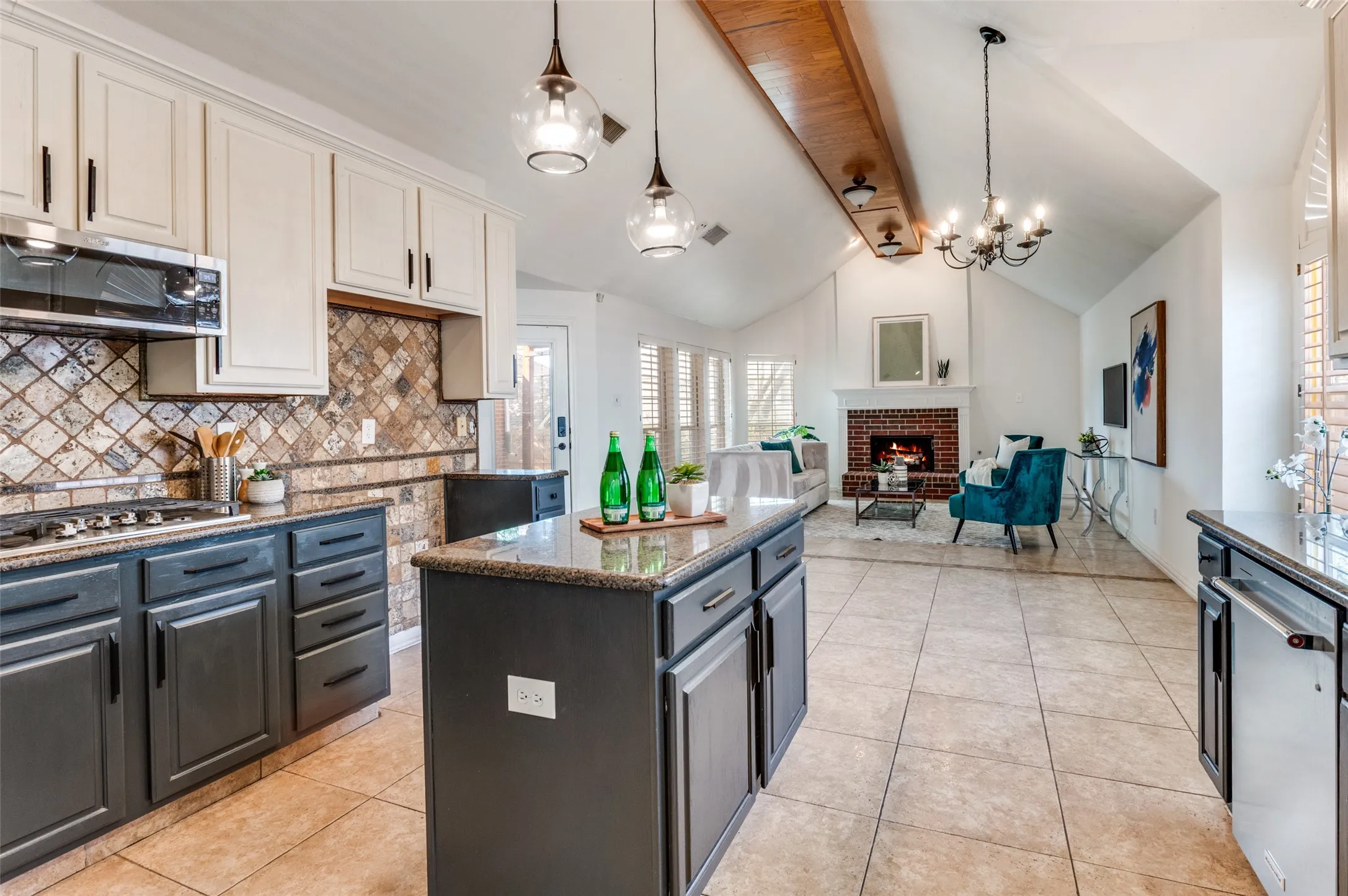 Single Family Residence For Sale in Tarrant County , 5444 Yellowstone Trail, Fort Worth, Texas 76137, 4 Bedrooms, 2 Bathrooms, 2 Garage spaces, 2,114 Sqft, built in 1994, Preowned, Price $340,000, mls#21196767, Real Estate Agent in Fort Worth, Homes For Sale in Tarrant county, Homes For Sale in Fort Worth, Realtor in Fort Worth Texas, Real Estate Brokerage Independent Realty Texas, Luminita Cordes Realtor