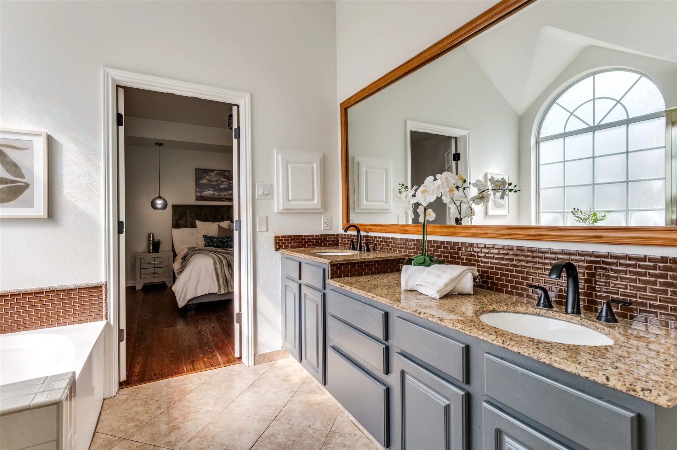 Single Family Residence For Sale in Tarrant County , 5444 Yellowstone Trail, Fort Worth, Texas 76137, 4 Bedrooms, 2 Bathrooms, 2 Garage spaces, 2,114 Sqft, built in 1994, Preowned, Price $340,000, mls#21196767, Real Estate Agent in Fort Worth, Homes For Sale in Tarrant county, Homes For Sale in Fort Worth, Realtor in Fort Worth Texas, Real Estate Brokerage Independent Realty Texas, Luminita Cordes Realtor