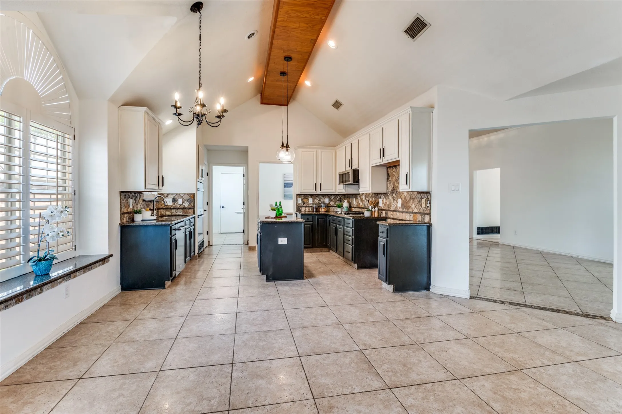 Single Family Residence For Sale in Tarrant County , 5444 Yellowstone Trail, Fort Worth, Texas 76137, 4 Bedrooms, 2 Bathrooms, 2 Garage spaces, 2,114 Sqft, built in 1994, Preowned, Price $340,000, mls#21196767, Real Estate Agent in Fort Worth, Homes For Sale in Tarrant county, Homes For Sale in Fort Worth, Realtor in Fort Worth Texas, Real Estate Brokerage Independent Realty Texas, Luminita Cordes Realtor
