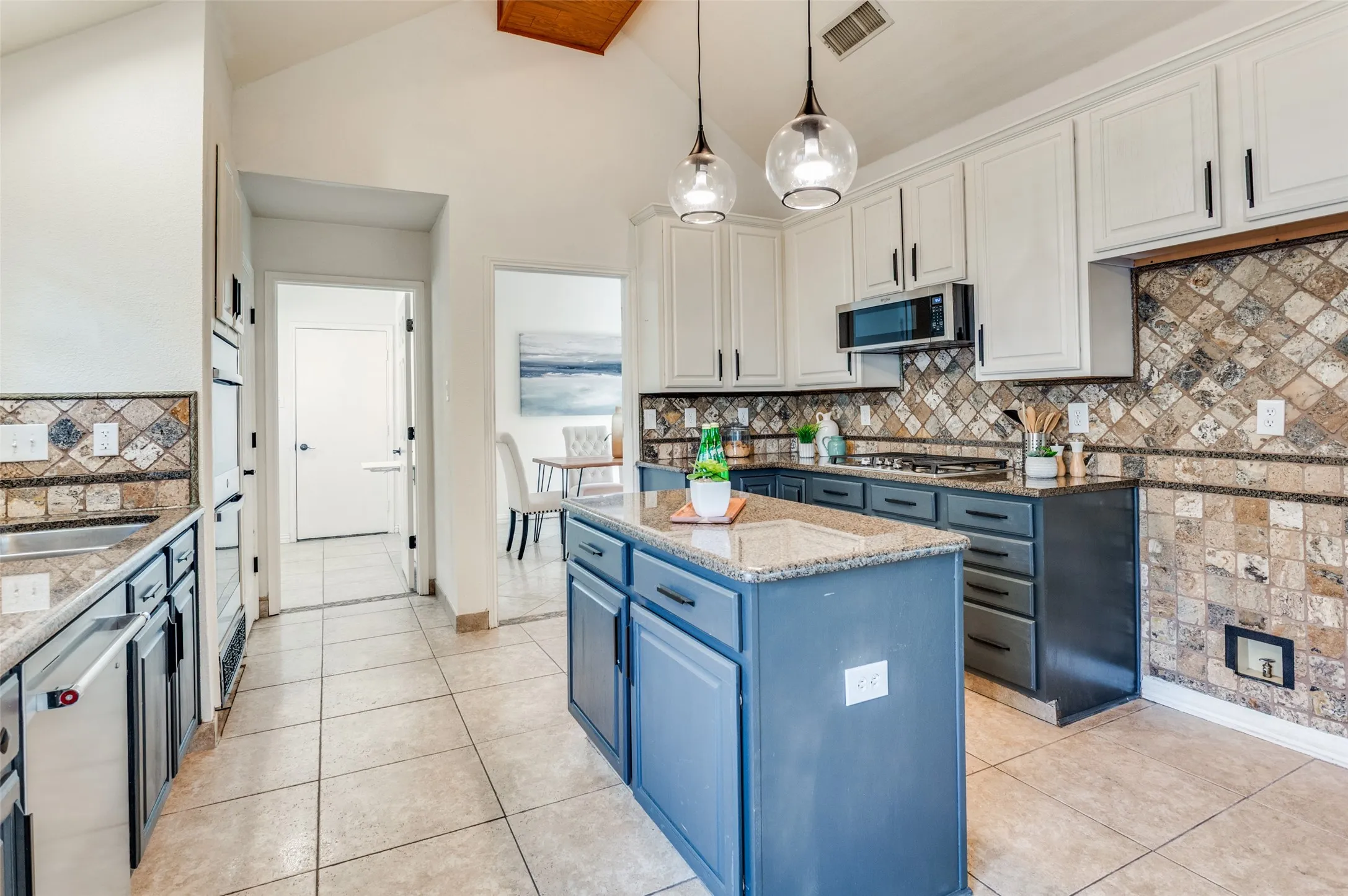 Single Family Residence For Sale in Tarrant County , 5444 Yellowstone Trail, Fort Worth, Texas 76137, 4 Bedrooms, 2 Bathrooms, 2 Garage spaces, 2,114 Sqft, built in 1994, Preowned, Price $340,000, mls#21196767, Real Estate Agent in Fort Worth, Homes For Sale in Tarrant county, Homes For Sale in Fort Worth, Realtor in Fort Worth Texas, Real Estate Brokerage Independent Realty Texas, Luminita Cordes Realtor