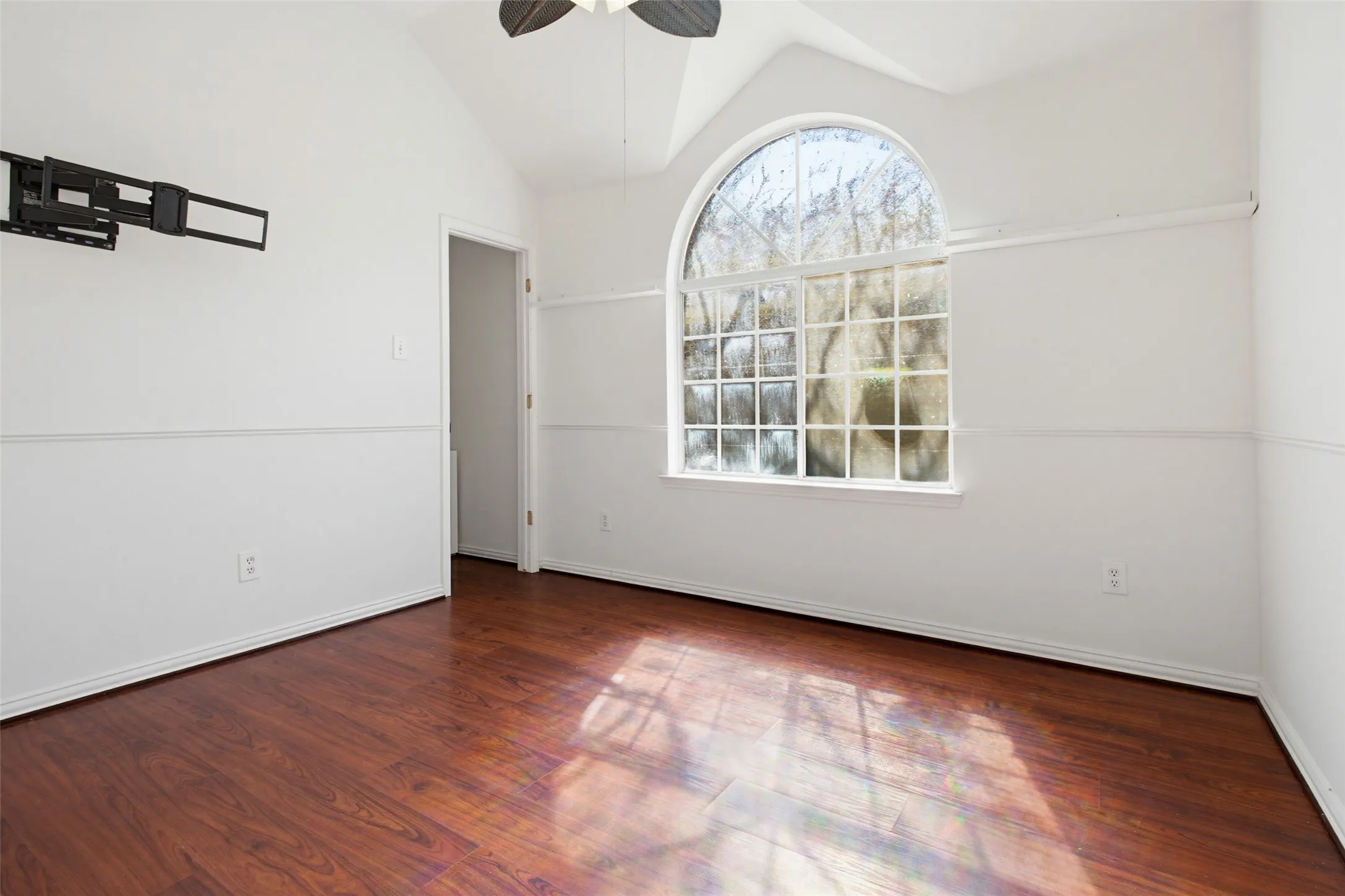 Single Family Residence For Sale in Tarrant County , 5444 Yellowstone Trail, Fort Worth, Texas 76137, 4 Bedrooms, 2 Bathrooms, 2 Garage spaces, 2,114 Sqft, built in 1994, Preowned, Price $340,000, mls#21196767, Real Estate Agent in Fort Worth, Homes For Sale in Tarrant county, Homes For Sale in Fort Worth, Realtor in Fort Worth Texas, Real Estate Brokerage Independent Realty Texas, Luminita Cordes Realtor