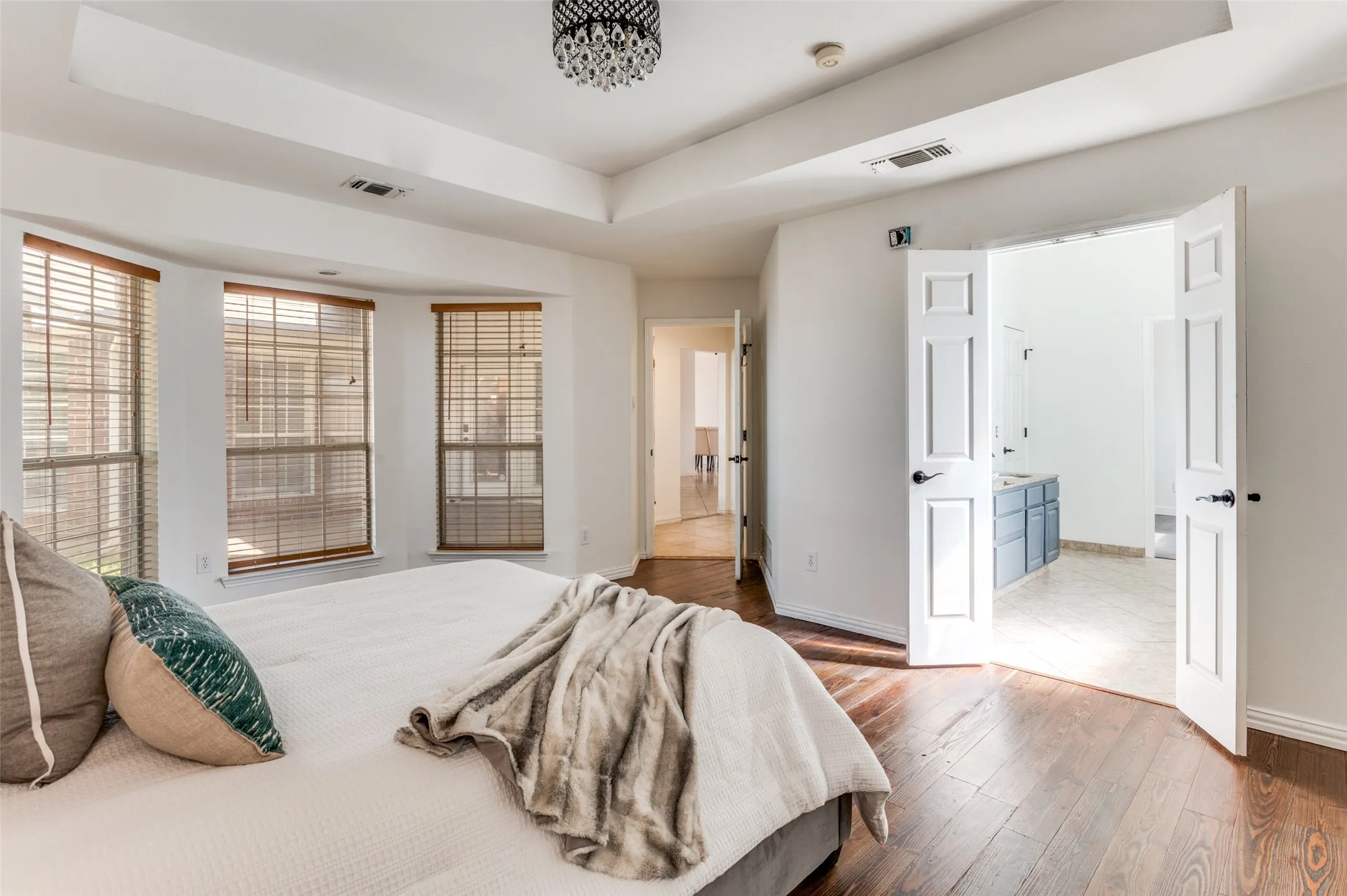 Single Family Residence For Sale in Tarrant County , 5444 Yellowstone Trail, Fort Worth, Texas 76137, 4 Bedrooms, 2 Bathrooms, 2 Garage spaces, 2,114 Sqft, built in 1994, Preowned, Price $340,000, mls#21196767, Real Estate Agent in Fort Worth, Homes For Sale in Tarrant county, Homes For Sale in Fort Worth, Realtor in Fort Worth Texas, Real Estate Brokerage Independent Realty Texas, Luminita Cordes Realtor