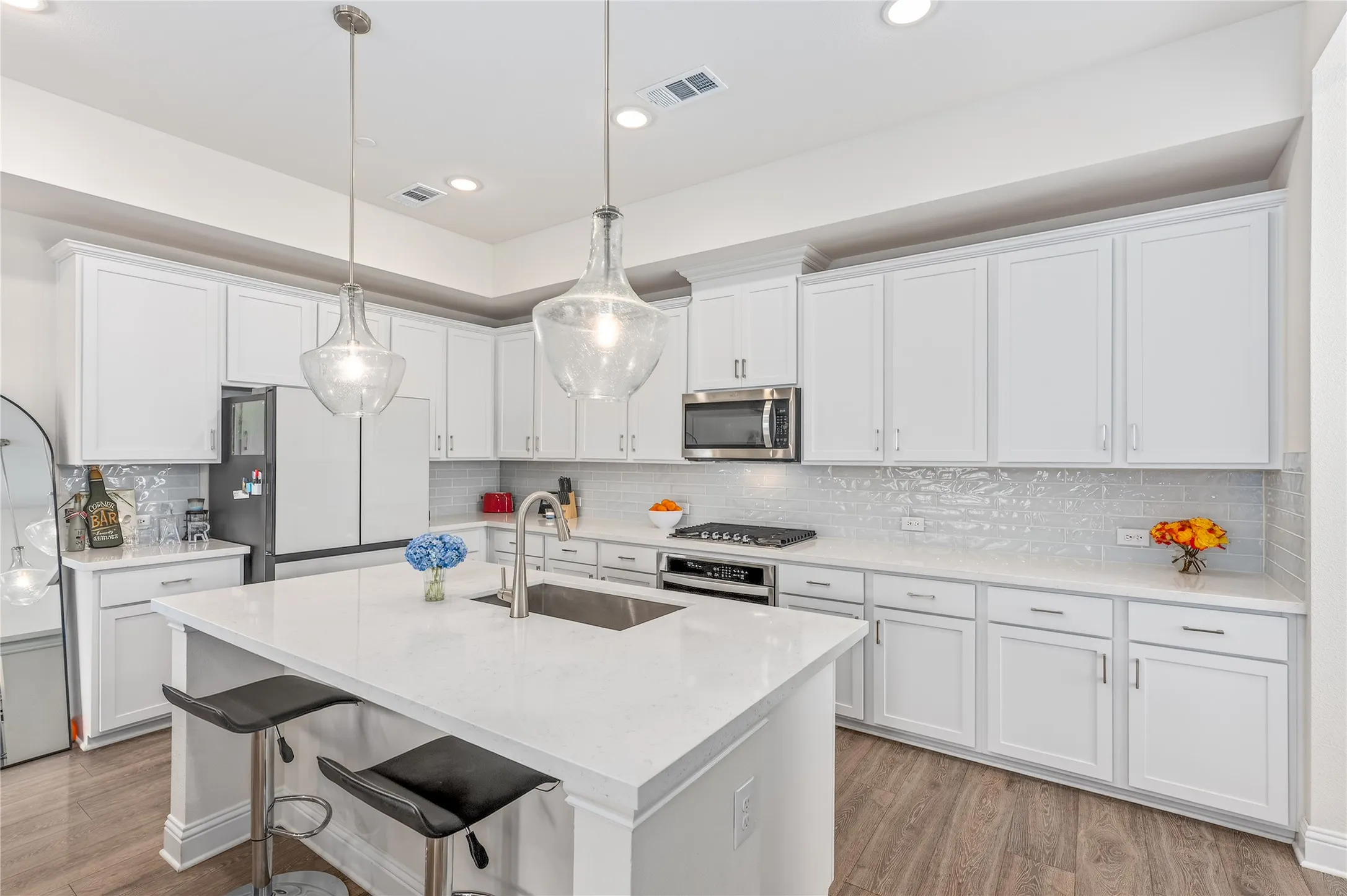 Townhouse For Sale in Denton County , 300 Colusa Drive, Lewisville, Texas 75056, 3 Bedroom, 4 Bathroom, 2 Garage spaces, 2,185 Sqft, built in 2022, Preowned, mls#21220832, Real Estate Agent in Lewisville, Homes For Sale in Denton county, Homes For Sale in Lewisville, Realtor in Lewisville Texas, Real Estate Brokerage Independent Realty Texas, Luminita Cordes Realtor