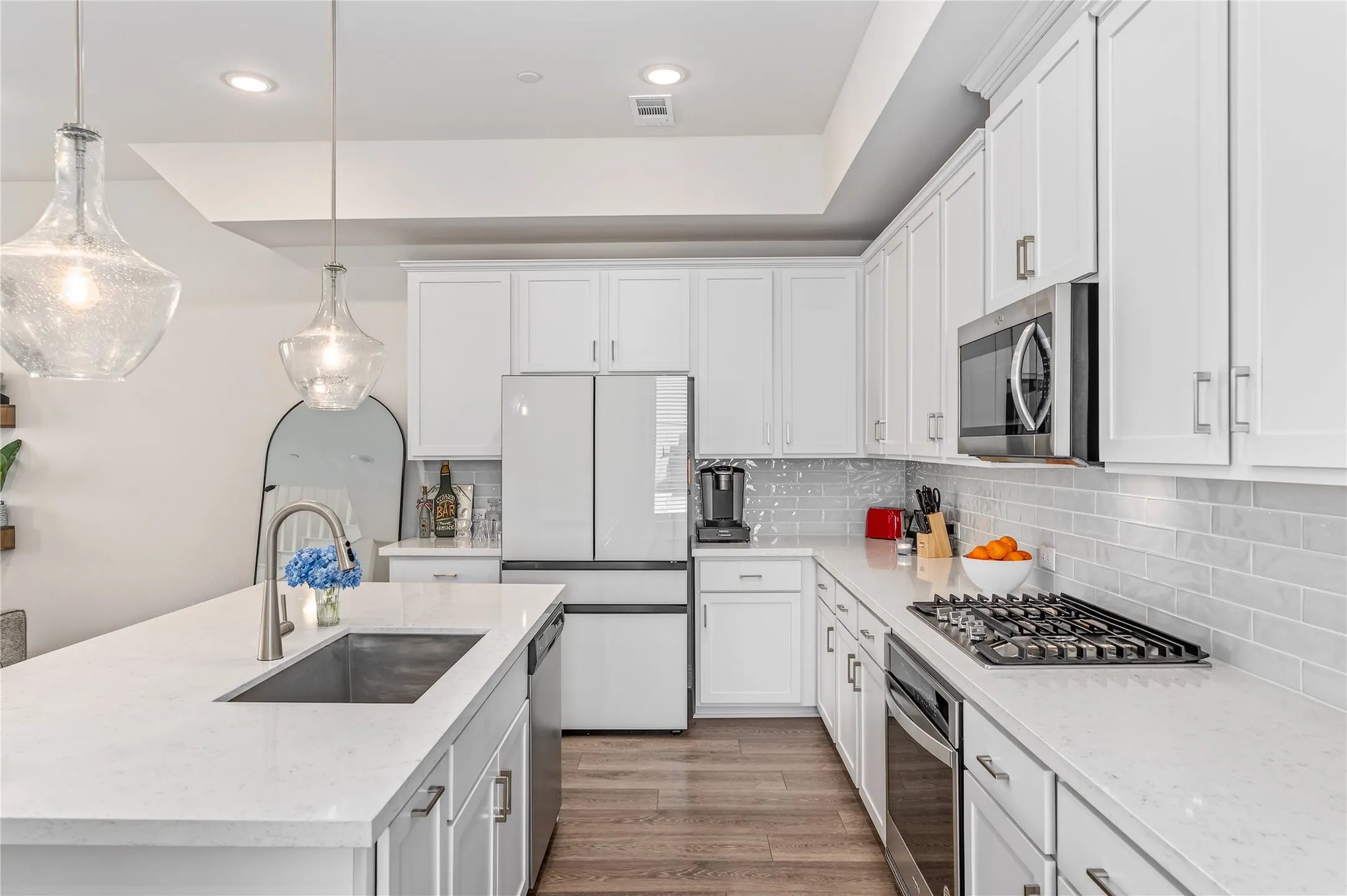 Townhouse For Sale in Denton County , 300 Colusa Drive, Lewisville, Texas 75056, 3 Bedroom, 4 Bathroom, 2 Garage spaces, 2,185 Sqft, built in 2022, Preowned, mls#21220832, Real Estate Agent in Lewisville, Homes For Sale in Denton county, Homes For Sale in Lewisville, Realtor in Lewisville Texas, Real Estate Brokerage Independent Realty Texas, Luminita Cordes Realtor