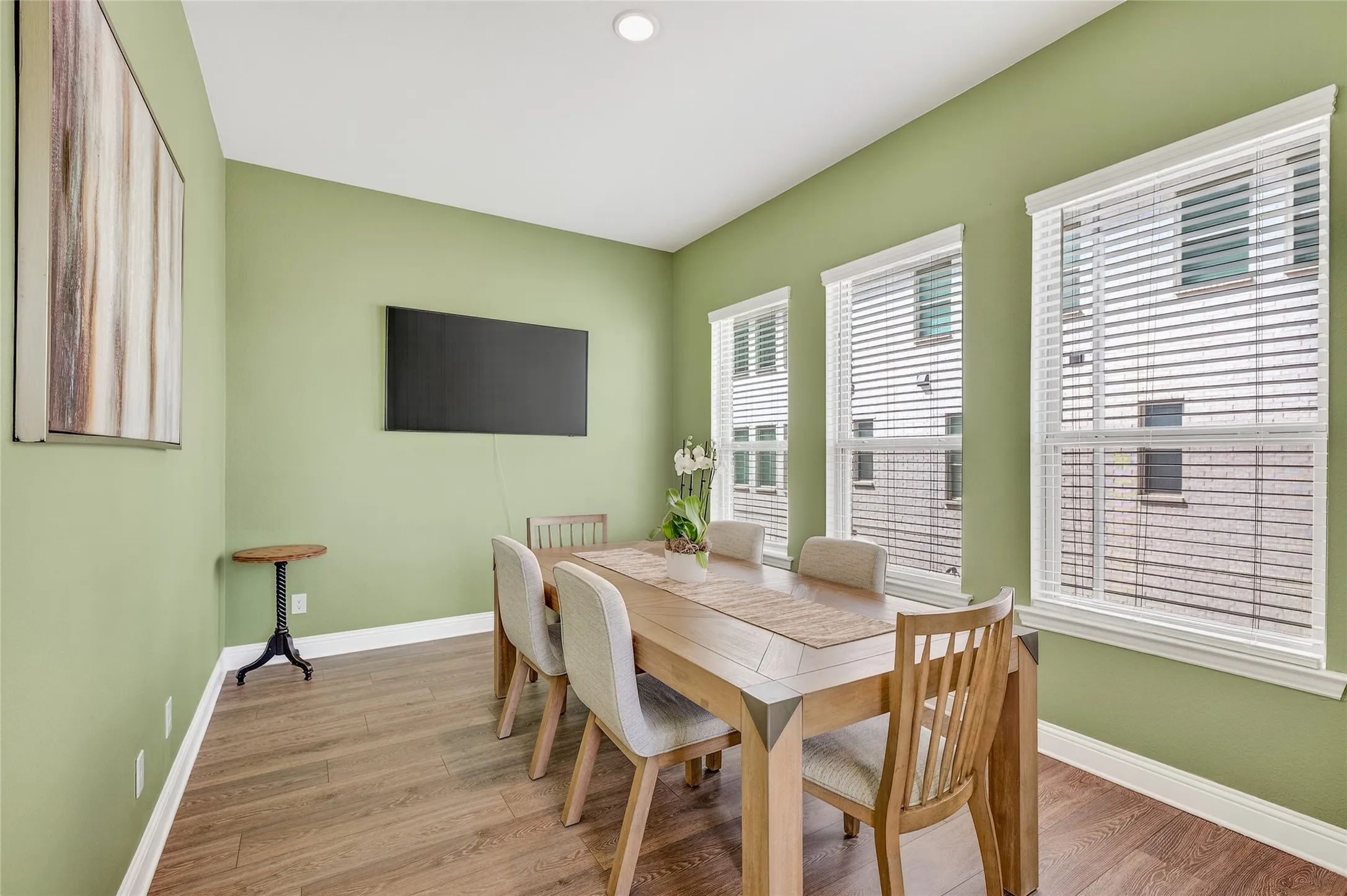 Dining could also be a private office