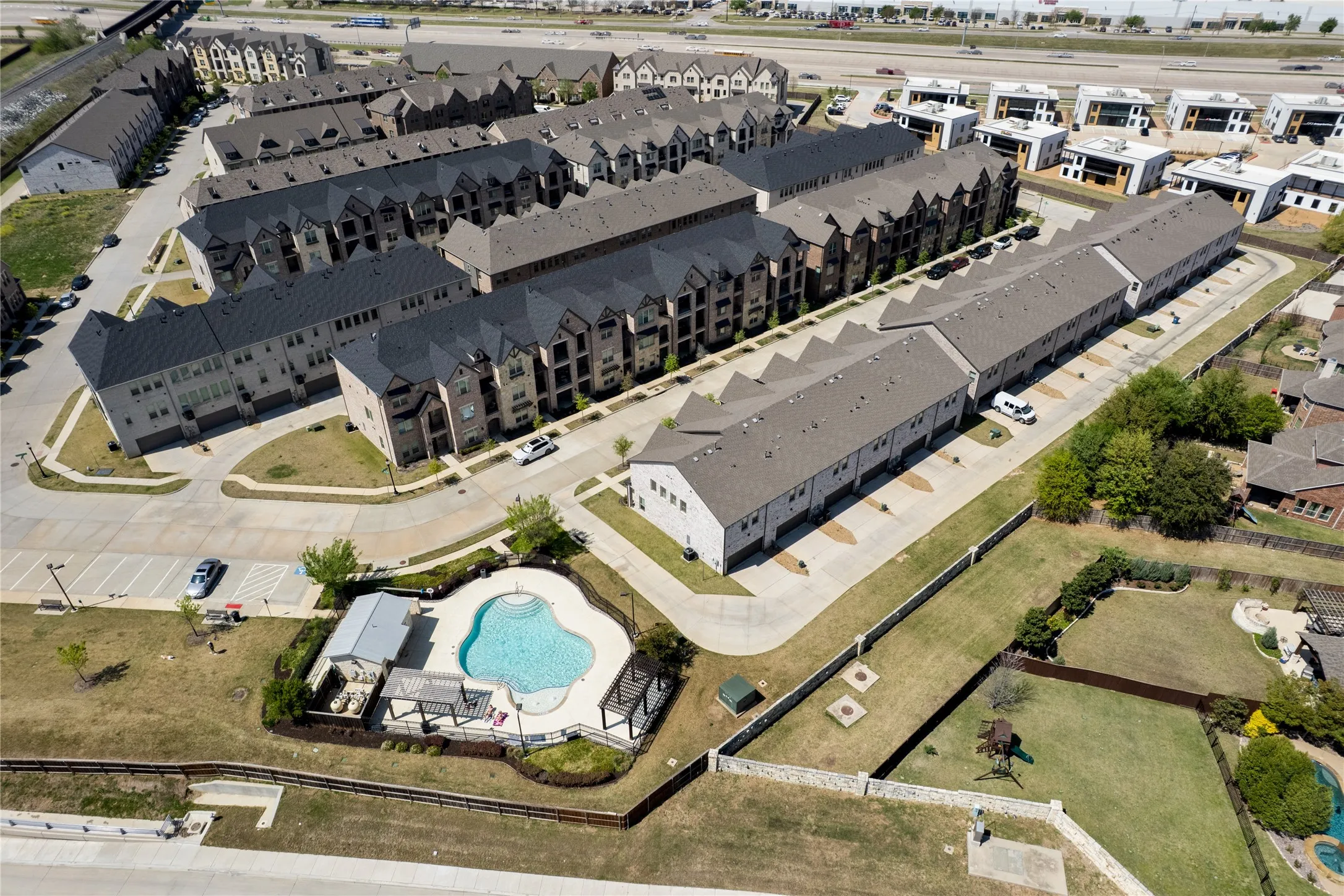 Townhouse For Sale in Denton County , 300 Colusa Drive, Lewisville, Texas 75056, 3 Bedroom, 4 Bathroom, 2 Garage spaces, 2,185 Sqft, built in 2022, Preowned, mls#21220832, Real Estate Agent in Lewisville, Homes For Sale in Denton county, Homes For Sale in Lewisville, Realtor in Lewisville Texas, Real Estate Brokerage Independent Realty Texas, Luminita Cordes Realtor