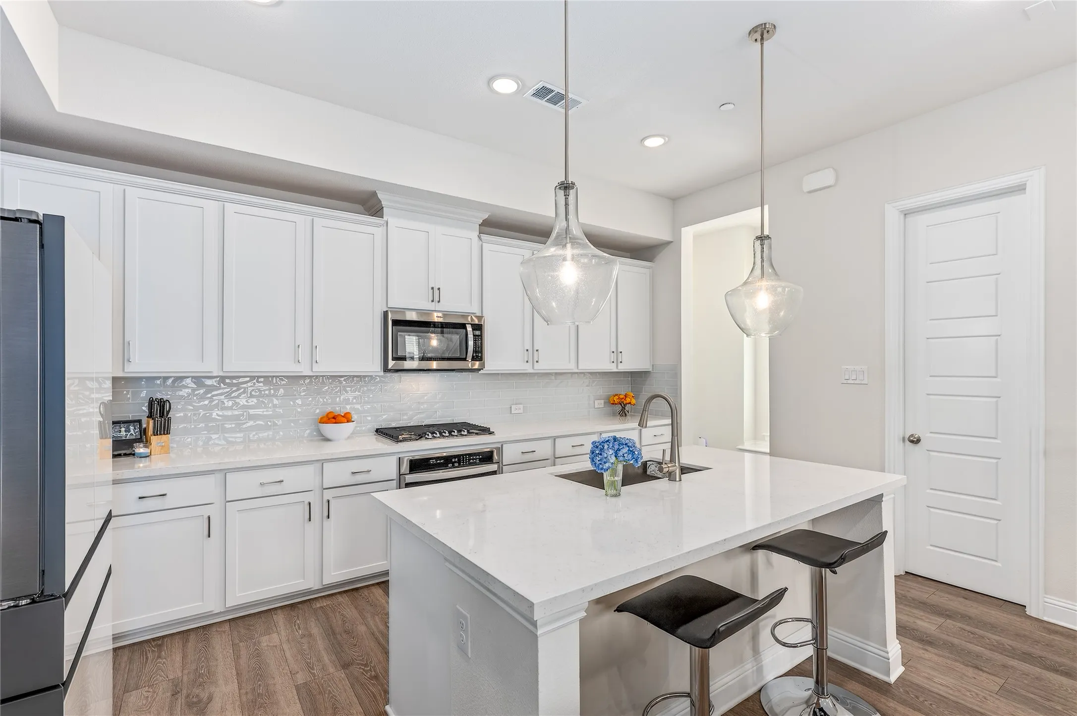 Townhouse For Sale in Denton County , 300 Colusa Drive, Lewisville, Texas 75056, 3 Bedroom, 4 Bathroom, 2 Garage spaces, 2,185 Sqft, built in 2022, Preowned, mls#21220832, Real Estate Agent in Lewisville, Homes For Sale in Denton county, Homes For Sale in Lewisville, Realtor in Lewisville Texas, Real Estate Brokerage Independent Realty Texas, Luminita Cordes Realtor
