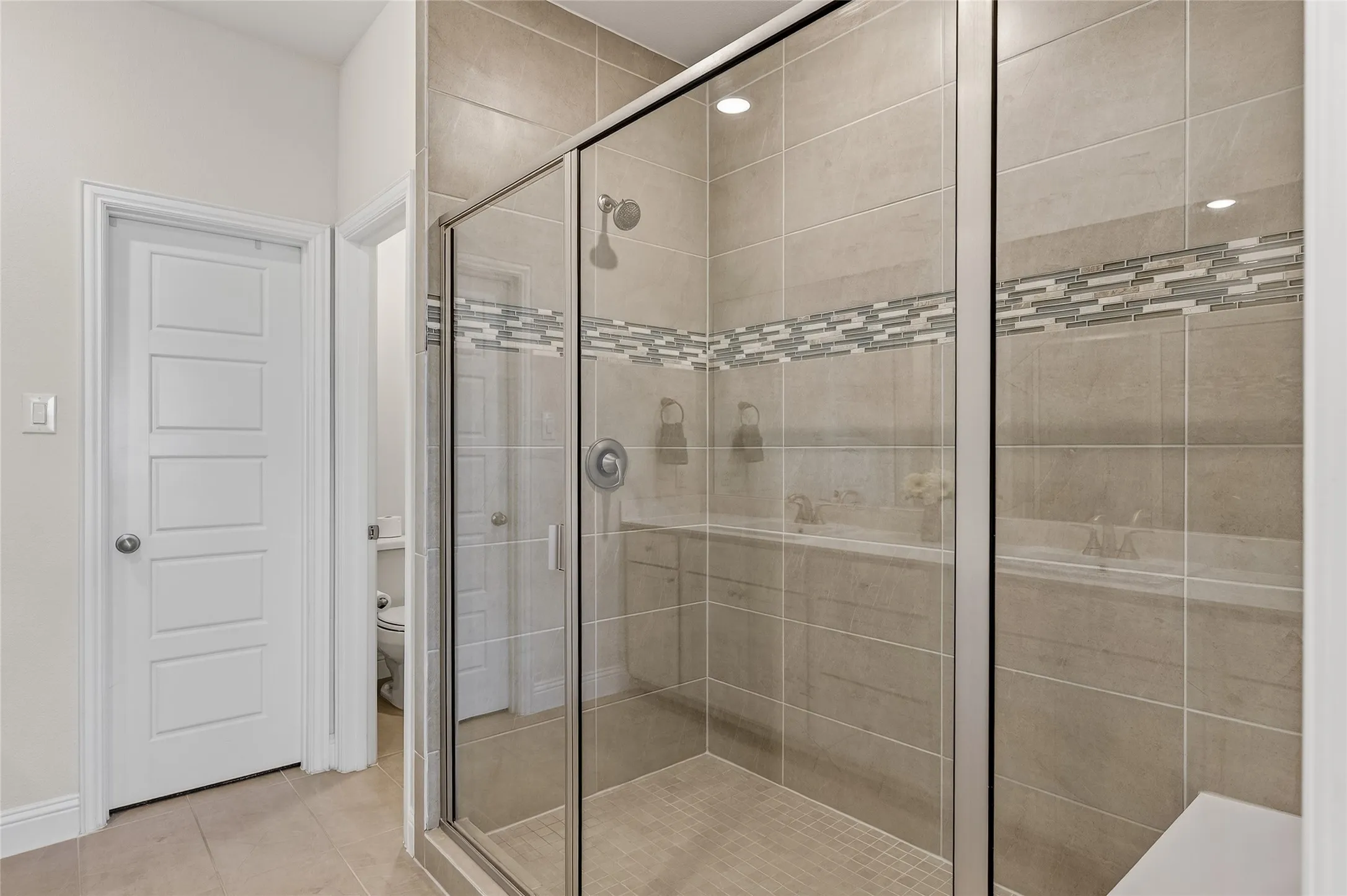 Townhouse For Sale in Denton County , 300 Colusa Drive, Lewisville, Texas 75056, 3 Bedroom, 4 Bathroom, 2 Garage spaces, 2,185 Sqft, built in 2022, Preowned, mls#21220832, Real Estate Agent in Lewisville, Homes For Sale in Denton county, Homes For Sale in Lewisville, Realtor in Lewisville Texas, Real Estate Brokerage Independent Realty Texas, Luminita Cordes Realtor