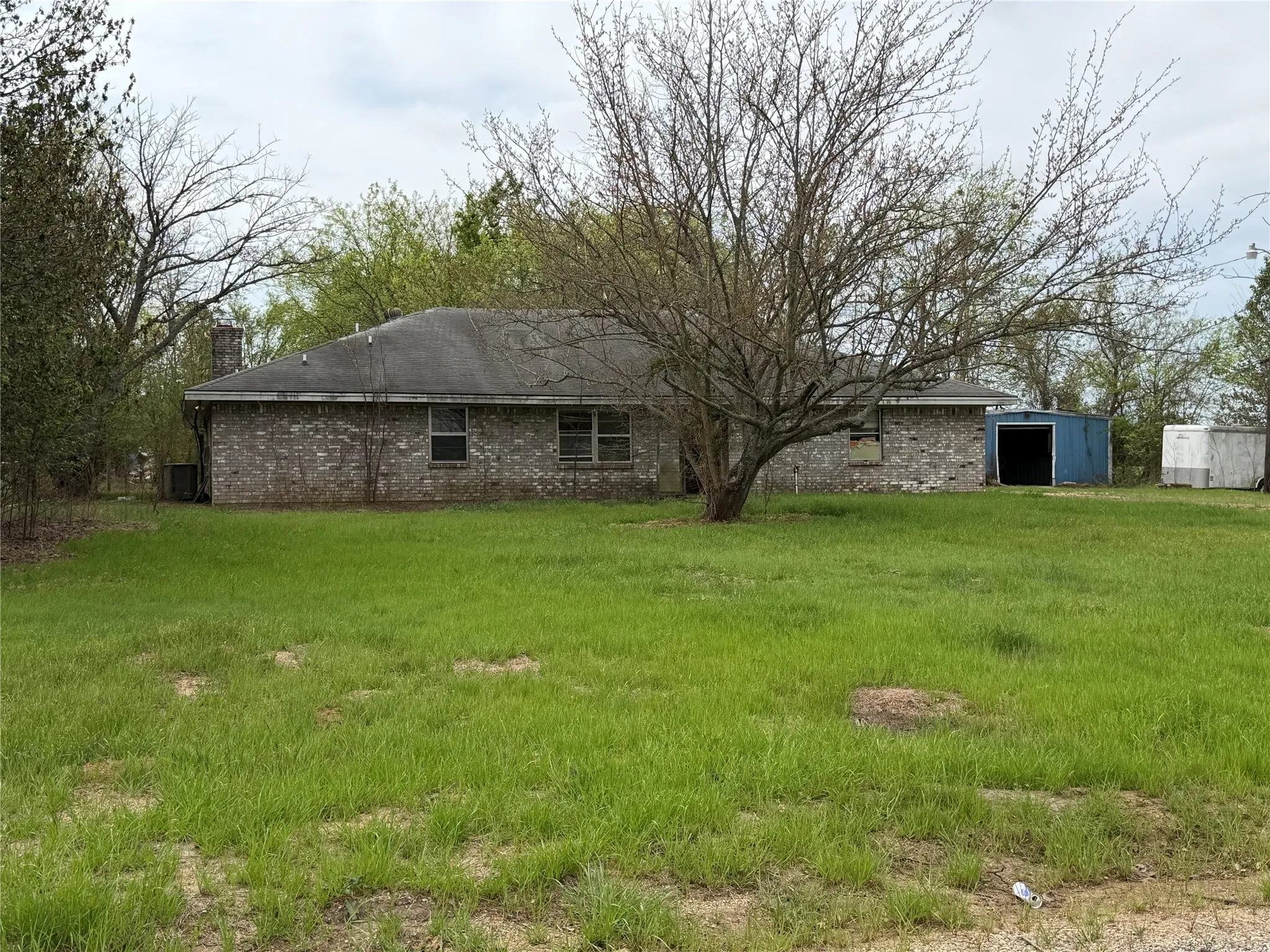 Single Family Residence For Sale in Lamar County , 1490 County Road 44550, Paris, Texas 75462, 3 Bedroom, 2 Bathroom, Garage spaces, 2,000 Sqft, built in 0, mls#21221065, Real Estate Agent in Paris, Homes For Sale in Lamar county, Homes For Sale in Paris, Realtor in Paris Texas, Real Estate Brokerage Independent Realty Texas, Luminita Cordes Realtor