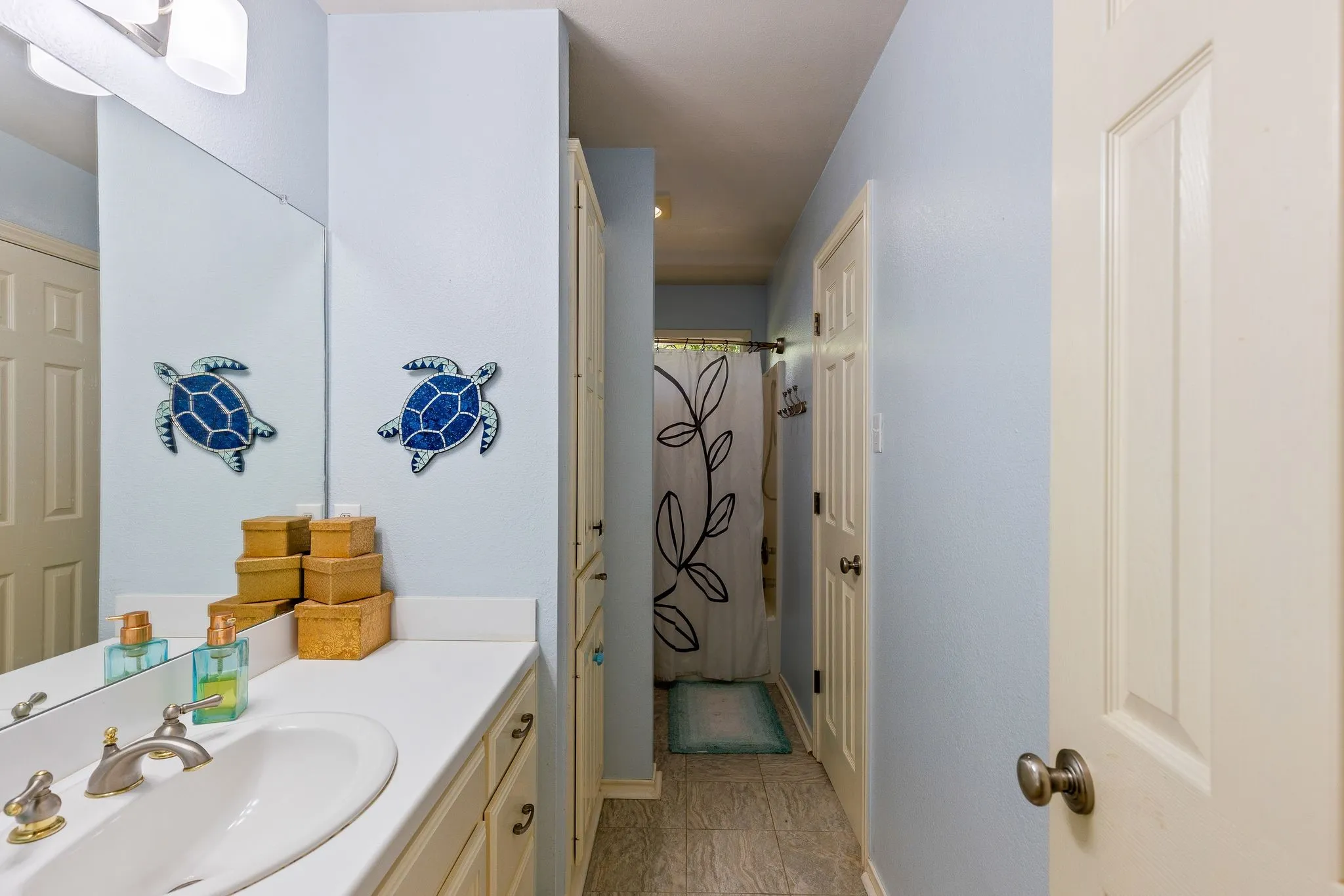 Single Family Residence For Sale in Hopkins County , 211 Turtle Creek, Sulphur Springs, Texas 75482, 4 Bedroom, 3 Bathroom, 2 Garage spaces, 3,878 Sqft, built in 1999, Preowned, mls#21219835, Real Estate Agent in Sulphur Springs, Homes For Sale in Hopkins county, Homes For Sale in Sulphur Springs, Realtor in Sulphur Springs Texas, Real Estate Brokerage Independent Realty Texas, Luminita Cordes Realtor