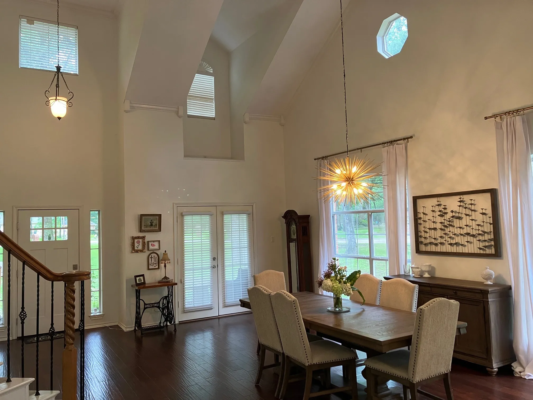 Single Family Residence For Sale in Hopkins County , 211 Turtle Creek, Sulphur Springs, Texas 75482, 4 Bedroom, 3 Bathroom, 2 Garage spaces, 3,878 Sqft, built in 1999, Preowned, mls#21219835, Real Estate Agent in Sulphur Springs, Homes For Sale in Hopkins county, Homes For Sale in Sulphur Springs, Realtor in Sulphur Springs Texas, Real Estate Brokerage Independent Realty Texas, Luminita Cordes Realtor