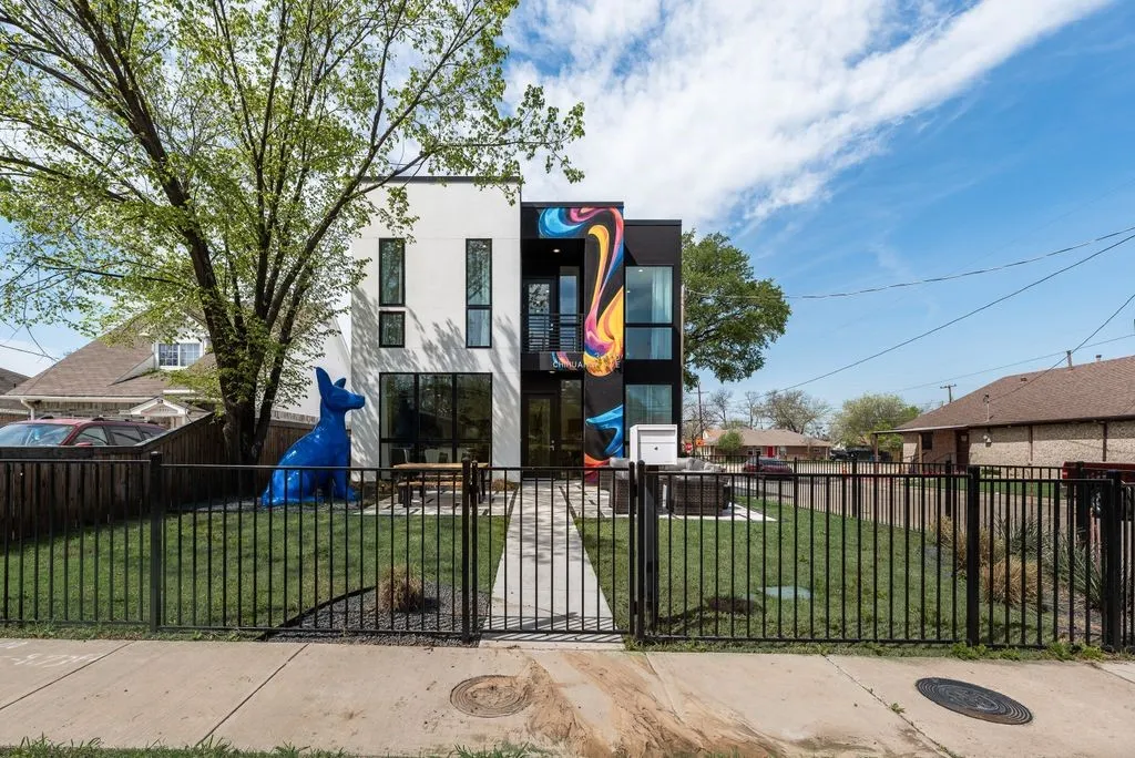 Single Family Residence For Sale in Dallas County , 3415 Chihuahua Avenue, Dallas, Texas 75212, 4 Bedroom, 4 Bathroom, 2 Garage spaces, 2,540 Sqft, built in 2024, New Construction - Complete, mls#21217404, Real Estate Agent in Dallas, Homes For Sale in Dallas county, Homes For Sale in Dallas, Realtor in Dallas Texas, Real Estate Brokerage Independent Realty Texas, Luminita Cordes Realtor