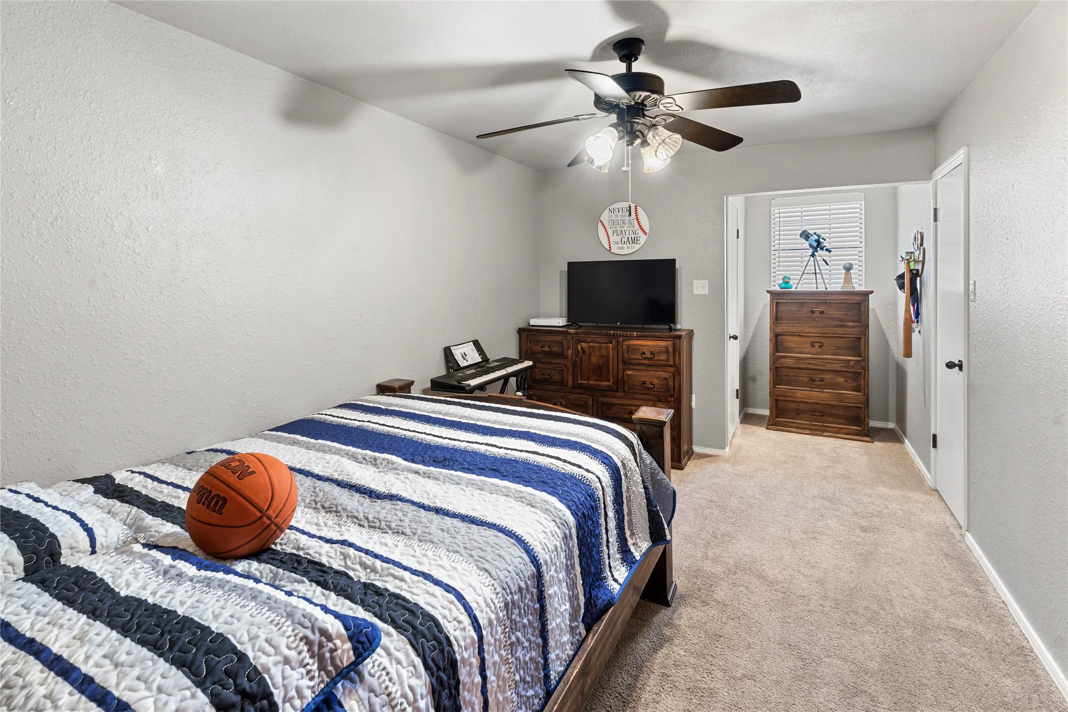 Single Family Residence For Sale in Hopkins County , 1712 Gena Drive, Sulphur Springs, Texas 75482, 4 Bedroom, 3 Bathroom, 2 Garage spaces, 2,413 Sqft, built in 1982, mls#21219401, Real Estate Agent in Sulphur Springs, Homes For Sale in Hopkins county, Homes For Sale in Sulphur Springs, Realtor in Sulphur Springs Texas, Real Estate Brokerage Independent Realty Texas, Luminita Cordes Realtor