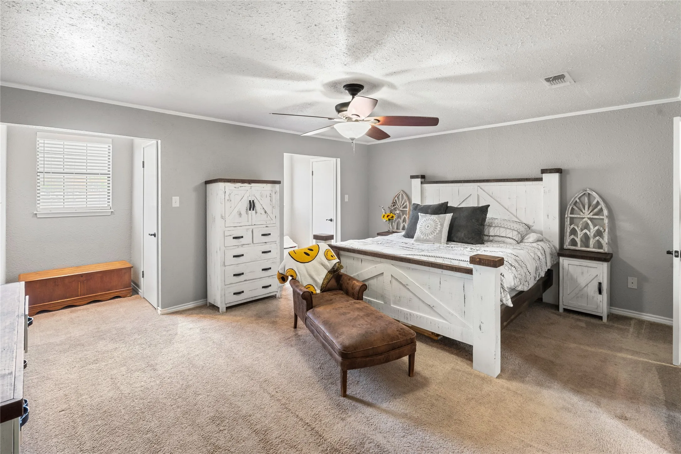 Single Family Residence For Sale in Hopkins County , 1712 Gena Drive, Sulphur Springs, Texas 75482, 4 Bedroom, 3 Bathroom, 2 Garage spaces, 2,413 Sqft, built in 1982, mls#21219401, Real Estate Agent in Sulphur Springs, Homes For Sale in Hopkins county, Homes For Sale in Sulphur Springs, Realtor in Sulphur Springs Texas, Real Estate Brokerage Independent Realty Texas, Luminita Cordes Realtor