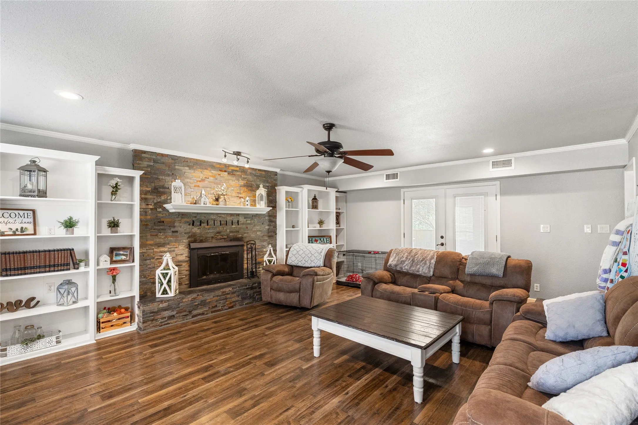 Single Family Residence For Sale in Hopkins County , 1712 Gena Drive, Sulphur Springs, Texas 75482, 4 Bedroom, 3 Bathroom, 2 Garage spaces, 2,413 Sqft, built in 1982, mls#21219401, Real Estate Agent in Sulphur Springs, Homes For Sale in Hopkins county, Homes For Sale in Sulphur Springs, Realtor in Sulphur Springs Texas, Real Estate Brokerage Independent Realty Texas, Luminita Cordes Realtor