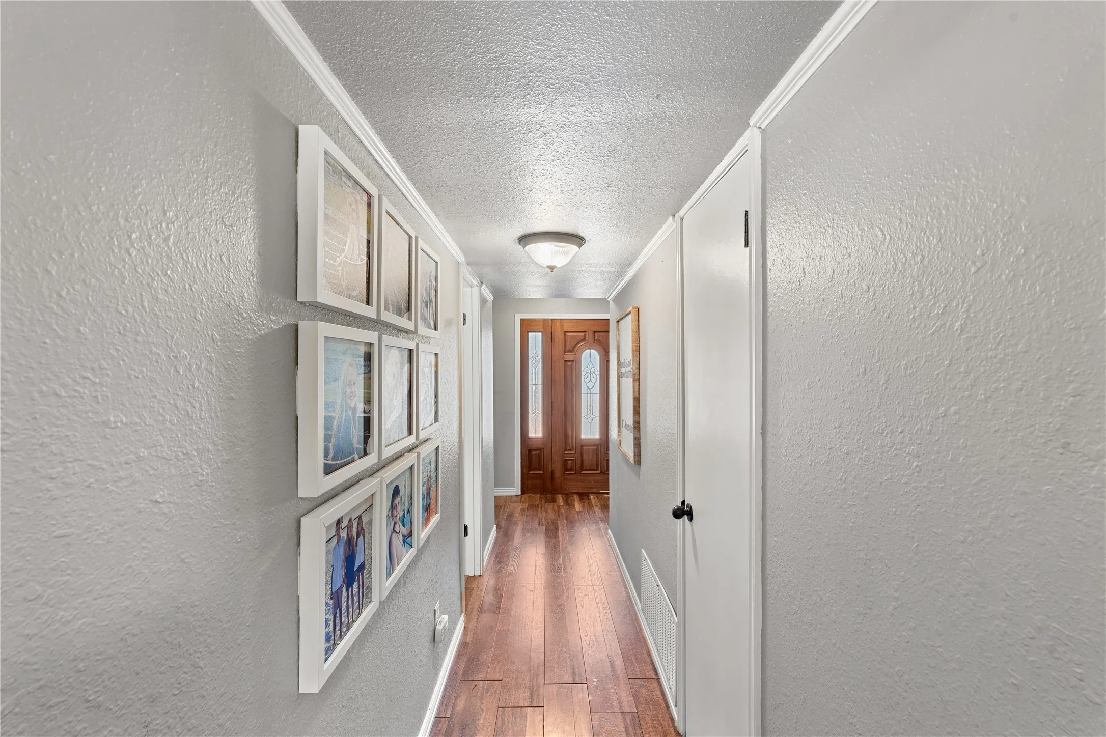 Single Family Residence For Sale in Hopkins County , 1712 Gena Drive, Sulphur Springs, Texas 75482, 4 Bedroom, 3 Bathroom, 2 Garage spaces, 2,413 Sqft, built in 1982, mls#21219401, Real Estate Agent in Sulphur Springs, Homes For Sale in Hopkins county, Homes For Sale in Sulphur Springs, Realtor in Sulphur Springs Texas, Real Estate Brokerage Independent Realty Texas, Luminita Cordes Realtor
