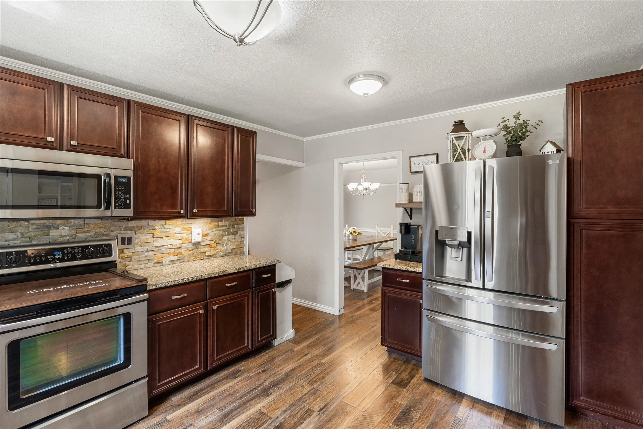 Single Family Residence For Sale in Hopkins County , 1712 Gena Drive, Sulphur Springs, Texas 75482, 4 Bedroom, 3 Bathroom, 2 Garage spaces, 2,413 Sqft, built in 1982, mls#21219401, Real Estate Agent in Sulphur Springs, Homes For Sale in Hopkins county, Homes For Sale in Sulphur Springs, Realtor in Sulphur Springs Texas, Real Estate Brokerage Independent Realty Texas, Luminita Cordes Realtor
